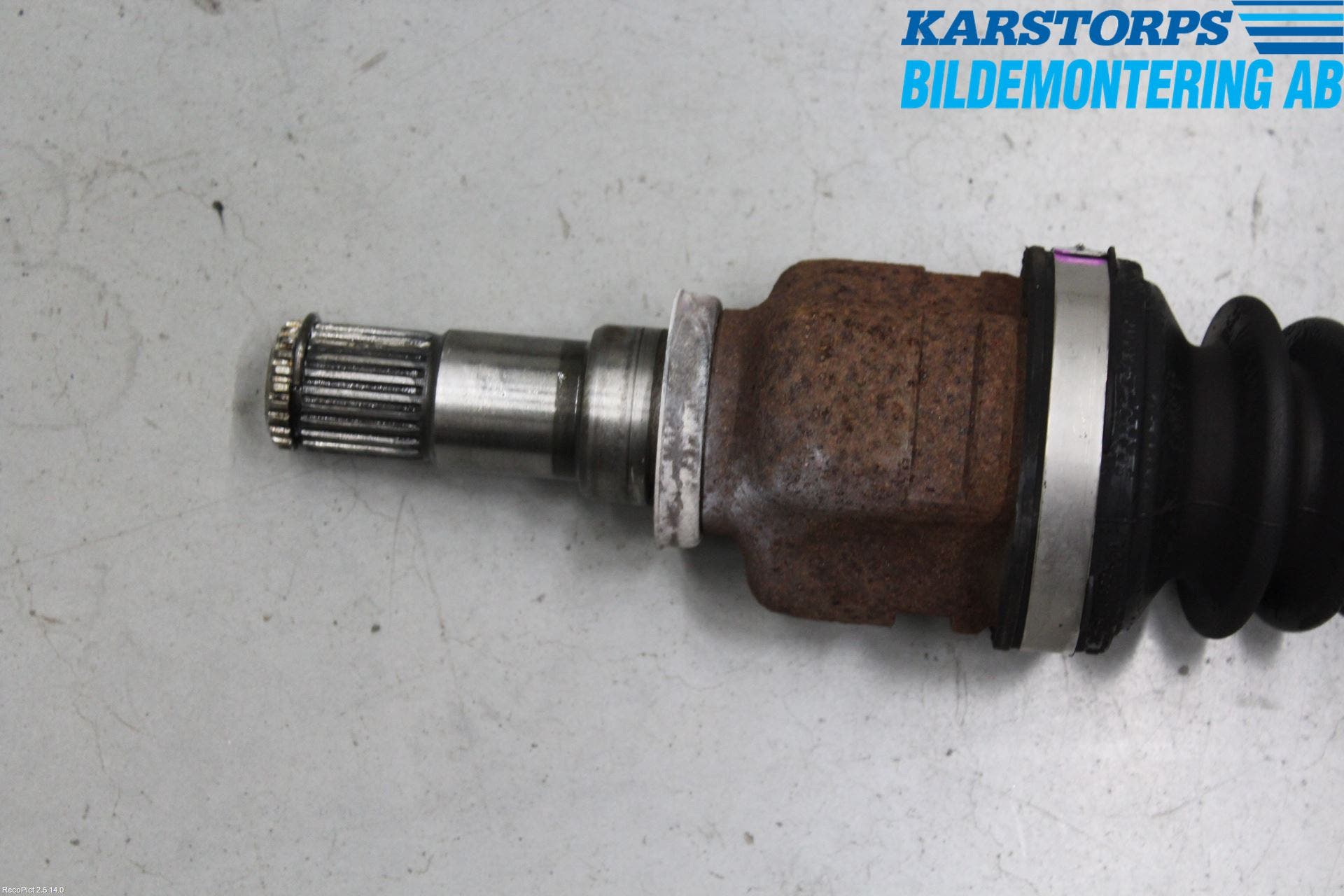 Peugeot 107 Drivaxel Fram Höger