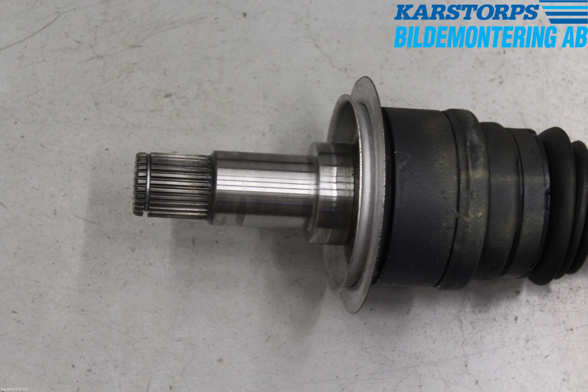 Mercedes-Benz MB C-KLASS (W205) 14-21 Drivaxel Bak Höger