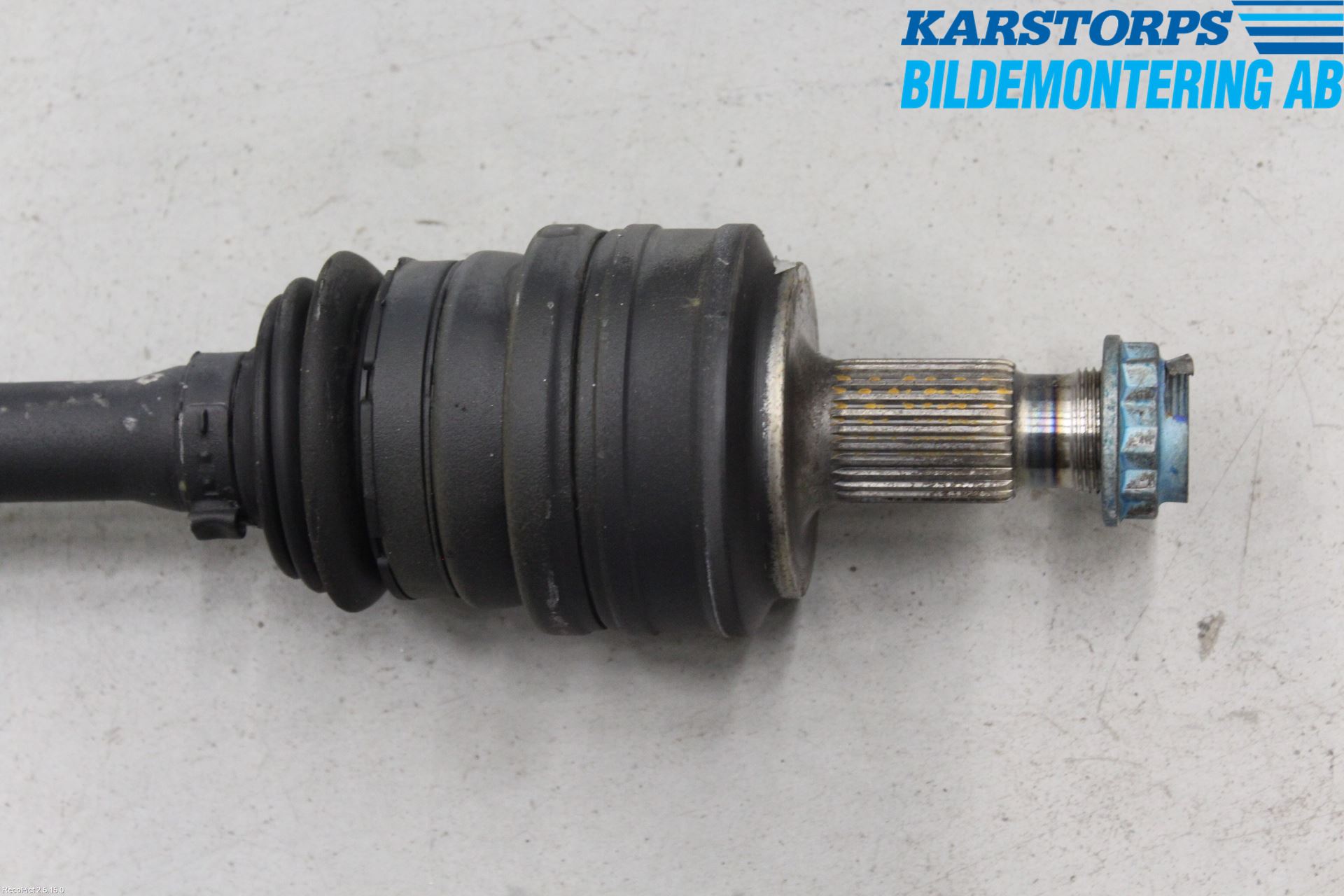 Mercedes-Benz MB C-KLASS (W205) 14-21 Drivaxel Bak Höger