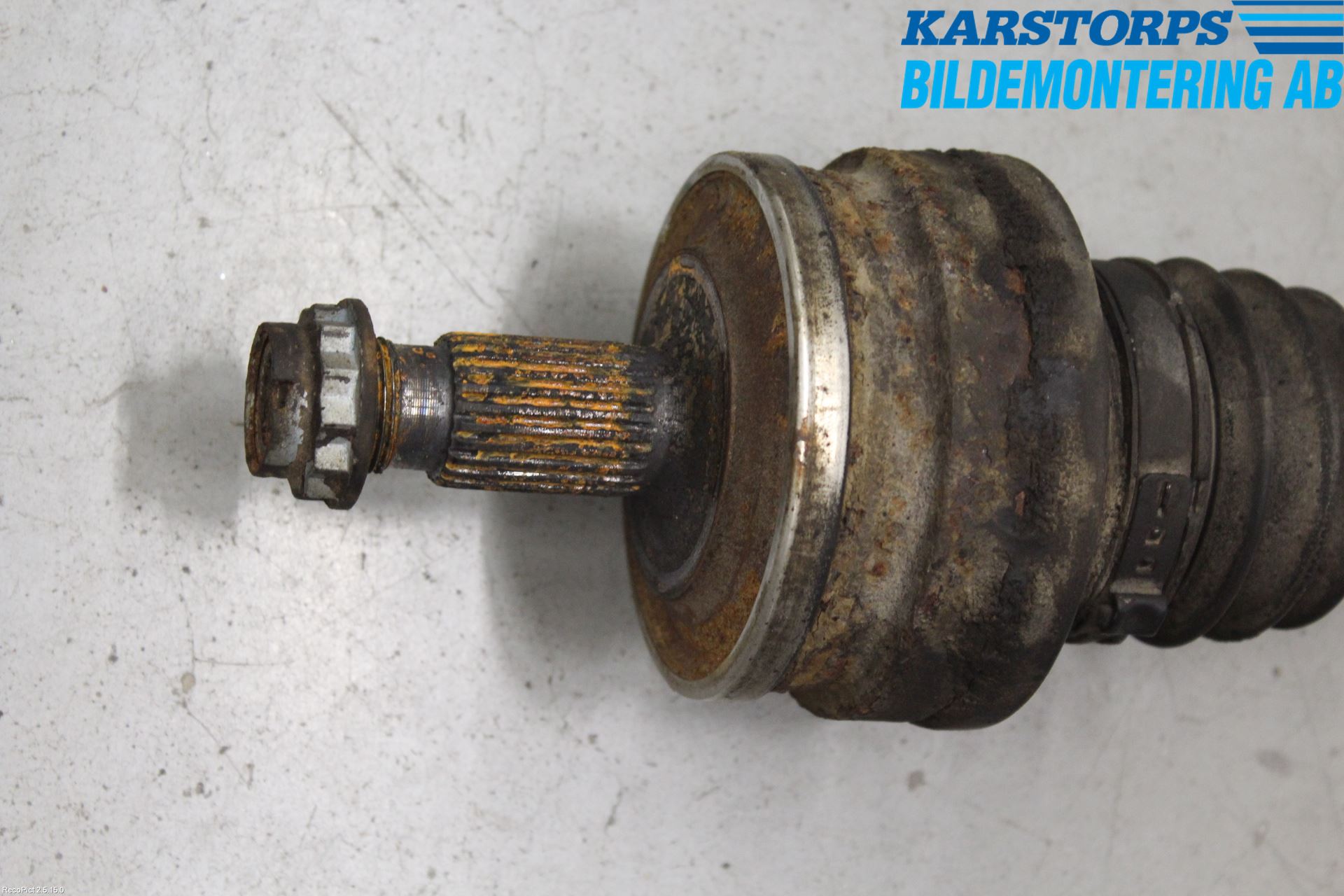 Mercedes-Benz MB C (203) 00-07 Drivaxel Bak Vänster