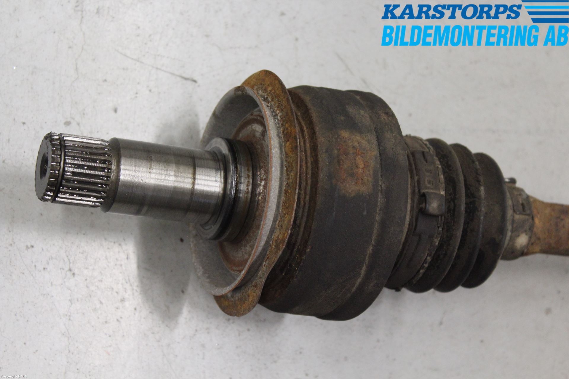 Mercedes-Benz MB C (203) 00-07 Drivaxel Bak Höger