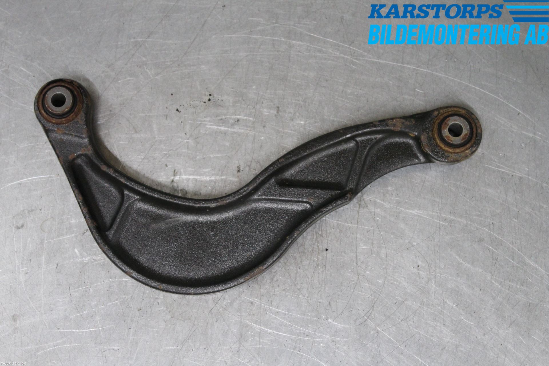 Volvo V60 14-18 Bärarm Bak Övre Höger