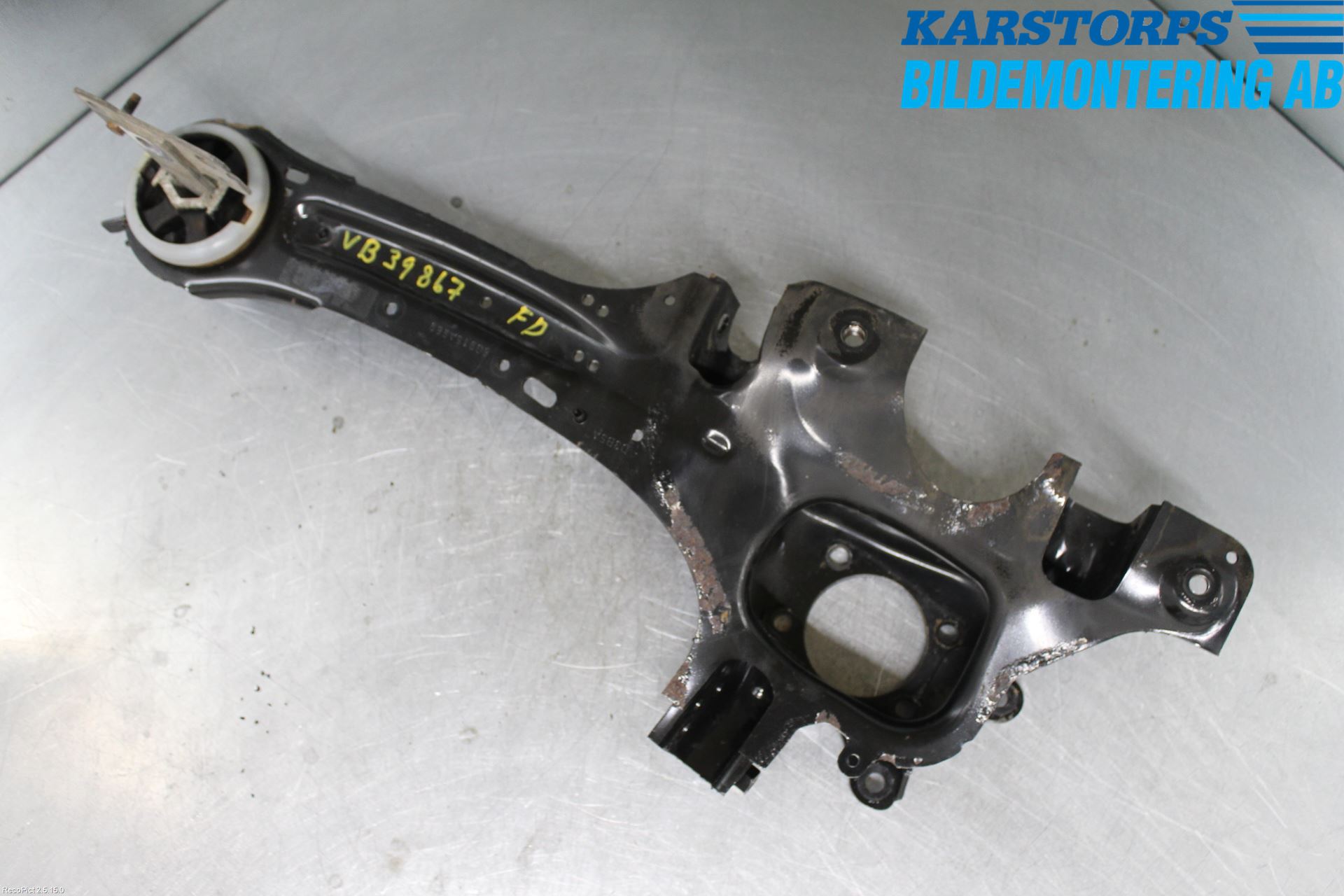 Volvo V60 14-18 Bärarm Bak Vänster