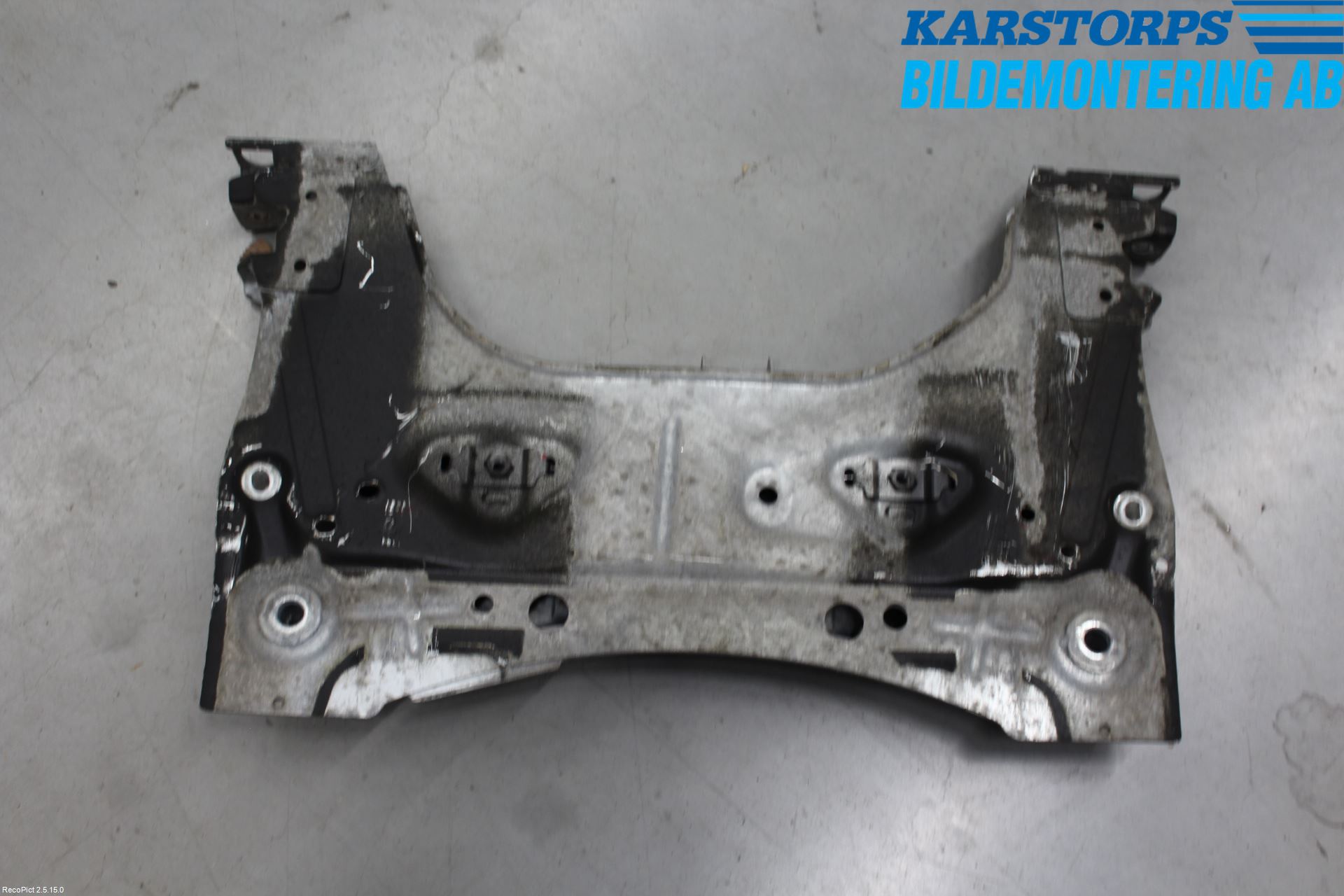 Renault CLIO IV 12-16 Framvagnsbalk