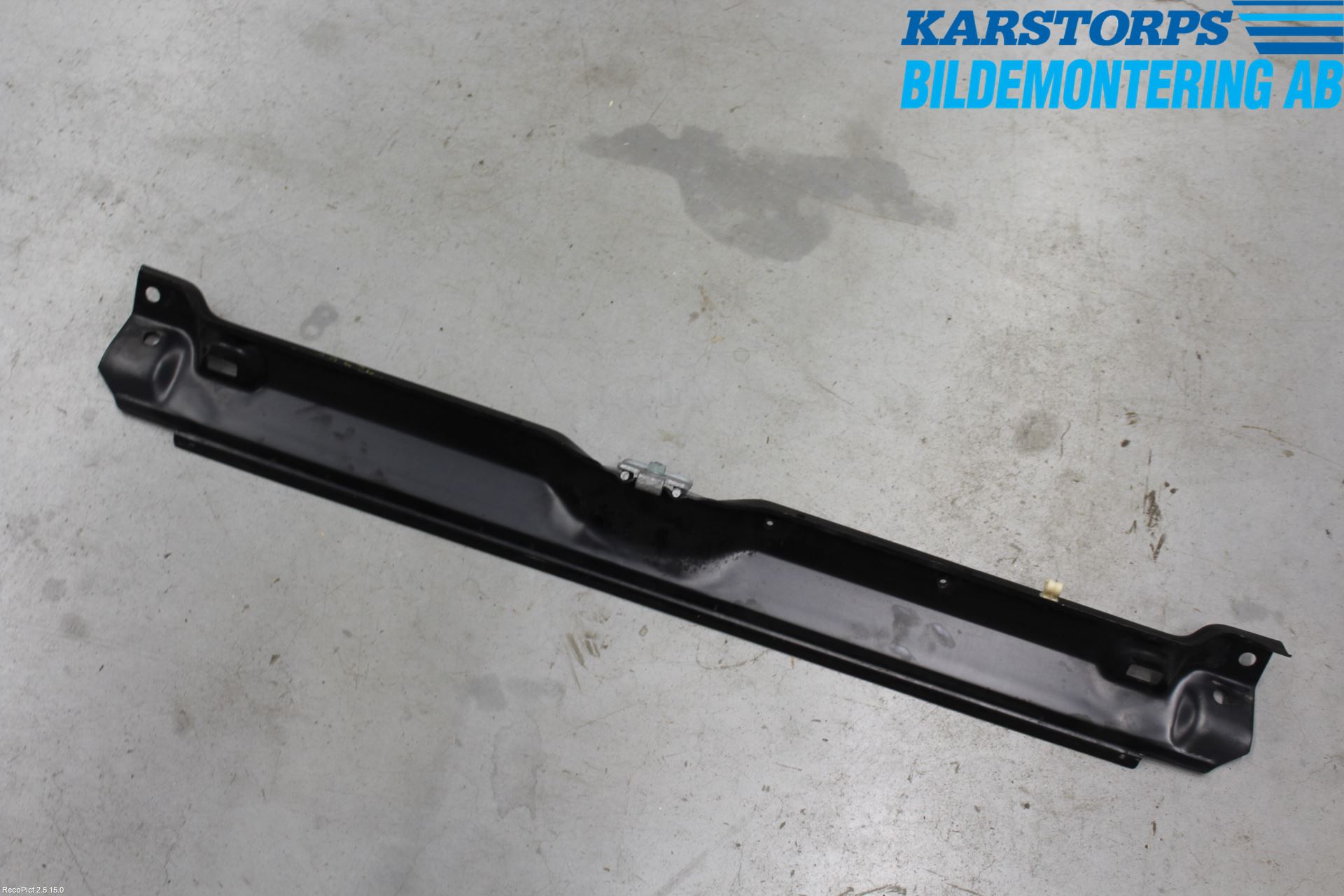 Volkswagen VW TRANSP/CARAVELLE (T4) 91-03 Front Huvlåsplåt-Balk