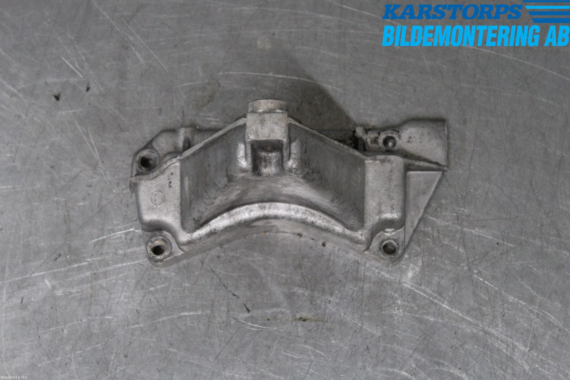 Jaguar XK8/XKR   96-06 Växellådsfäste