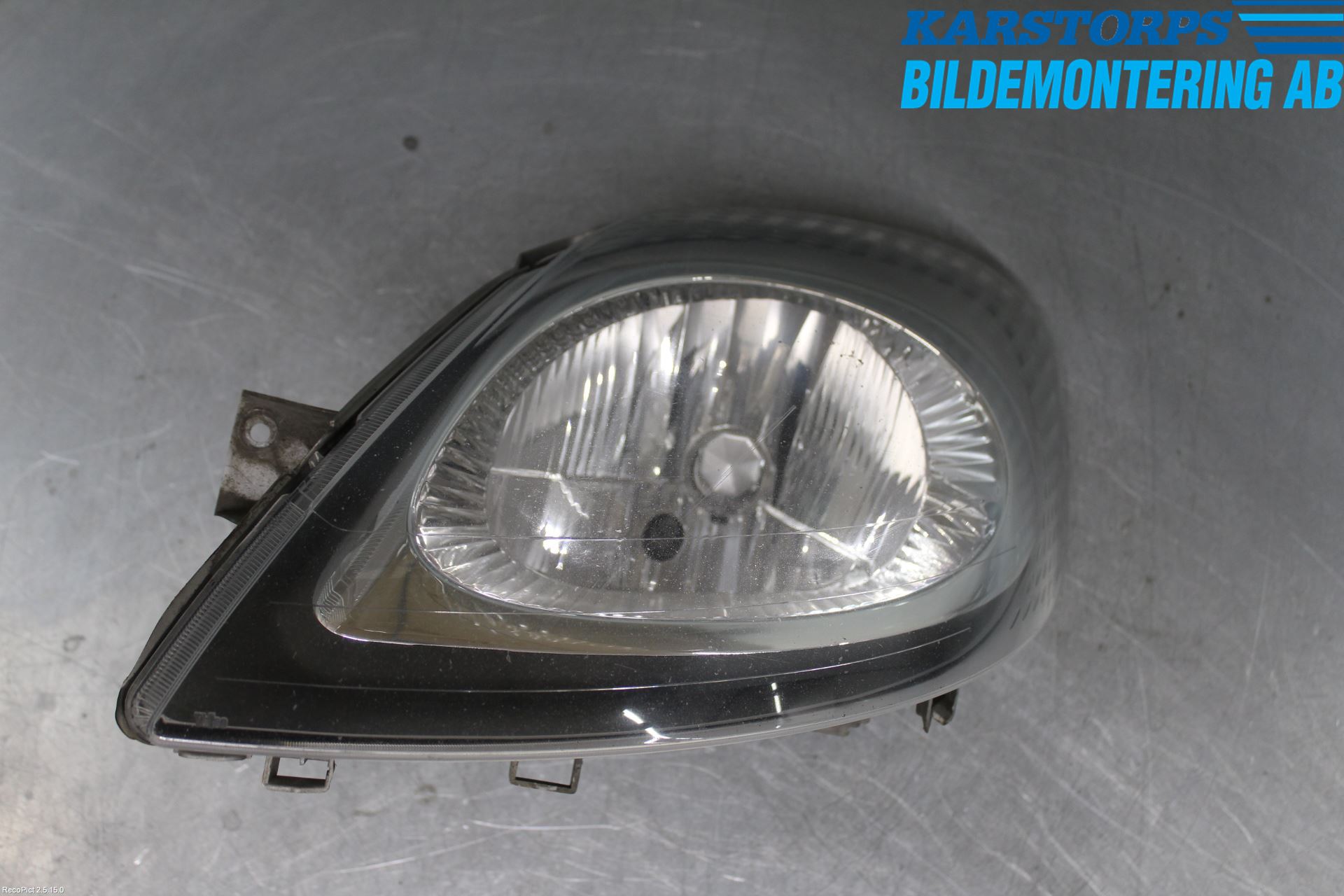 Renault TRAFIC   02-14 Strålkastare Vänster