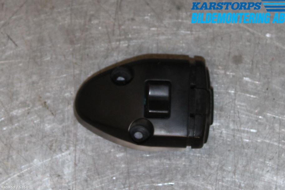 Nissan ALMERA    00-06 Spak-Rattreglage Radio
