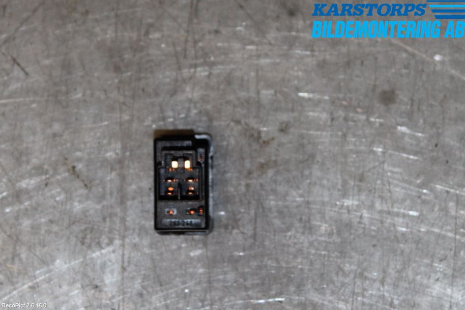 Nissan ALMERA    00-06 Strömställare Stolvärme