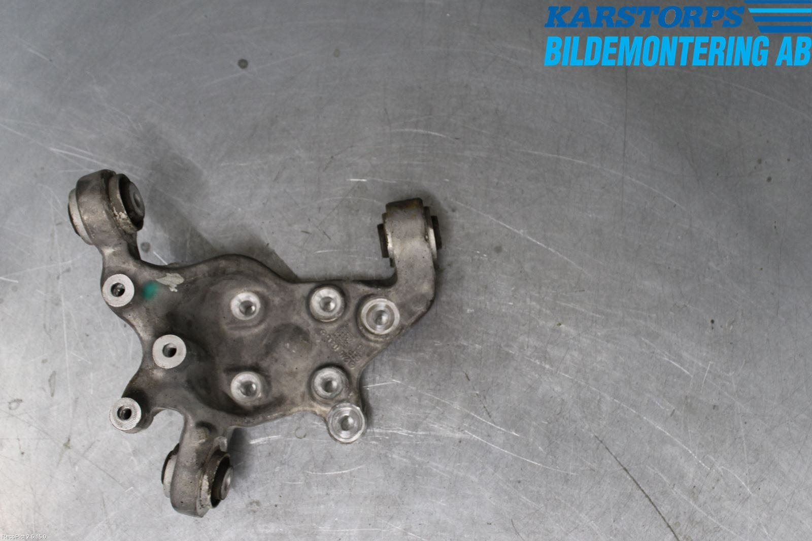 Mercedes-Benz MB A-KLASS (W176) 13-18 Hjullagerhus-Spindel Vä B