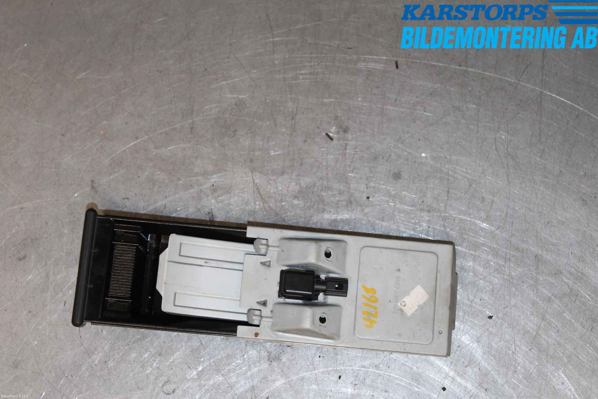 Nissan ALMERA    00-06 Askkopp