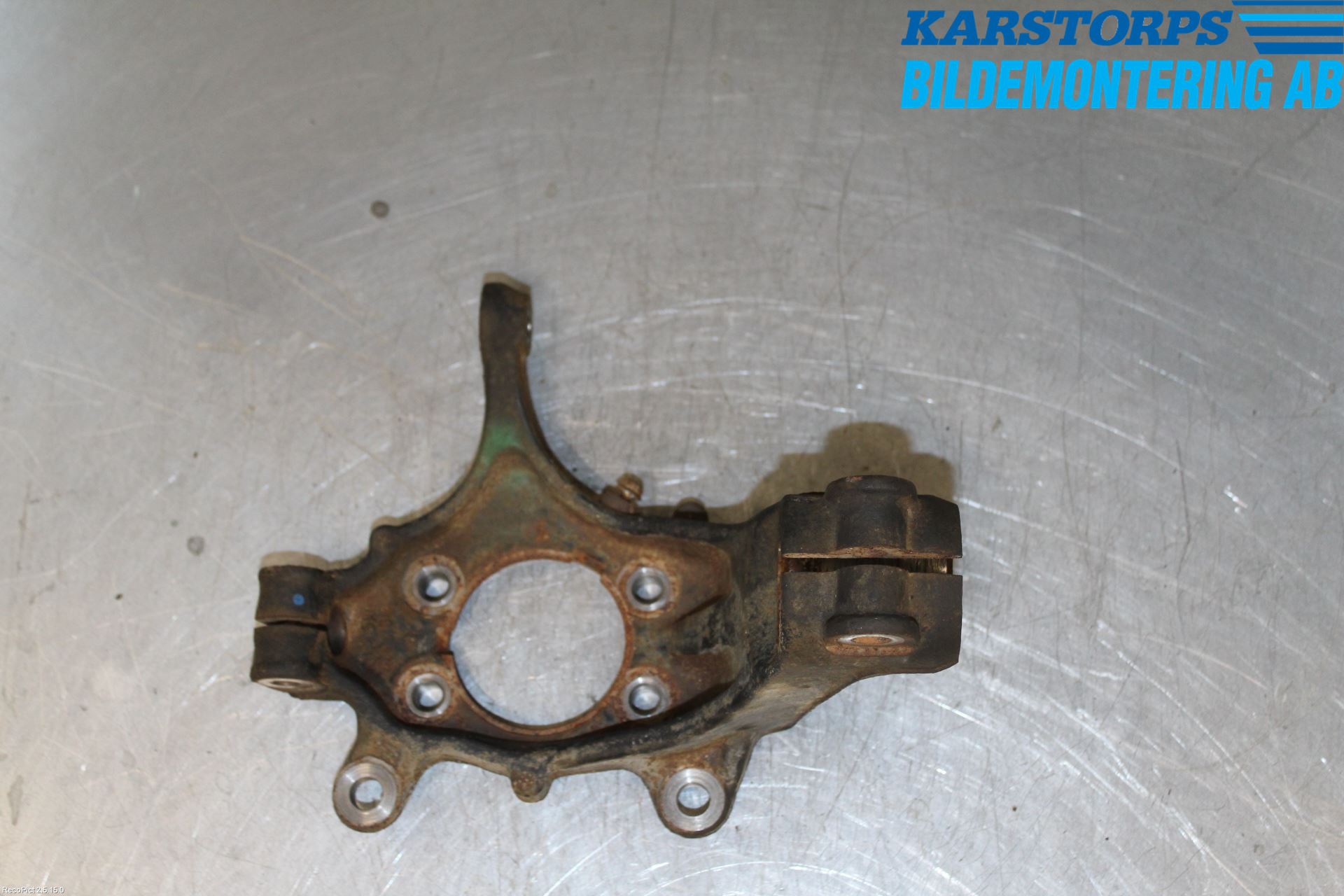 Nissan QASHQAI 14-17 Styrspindel Lagerhus Vä