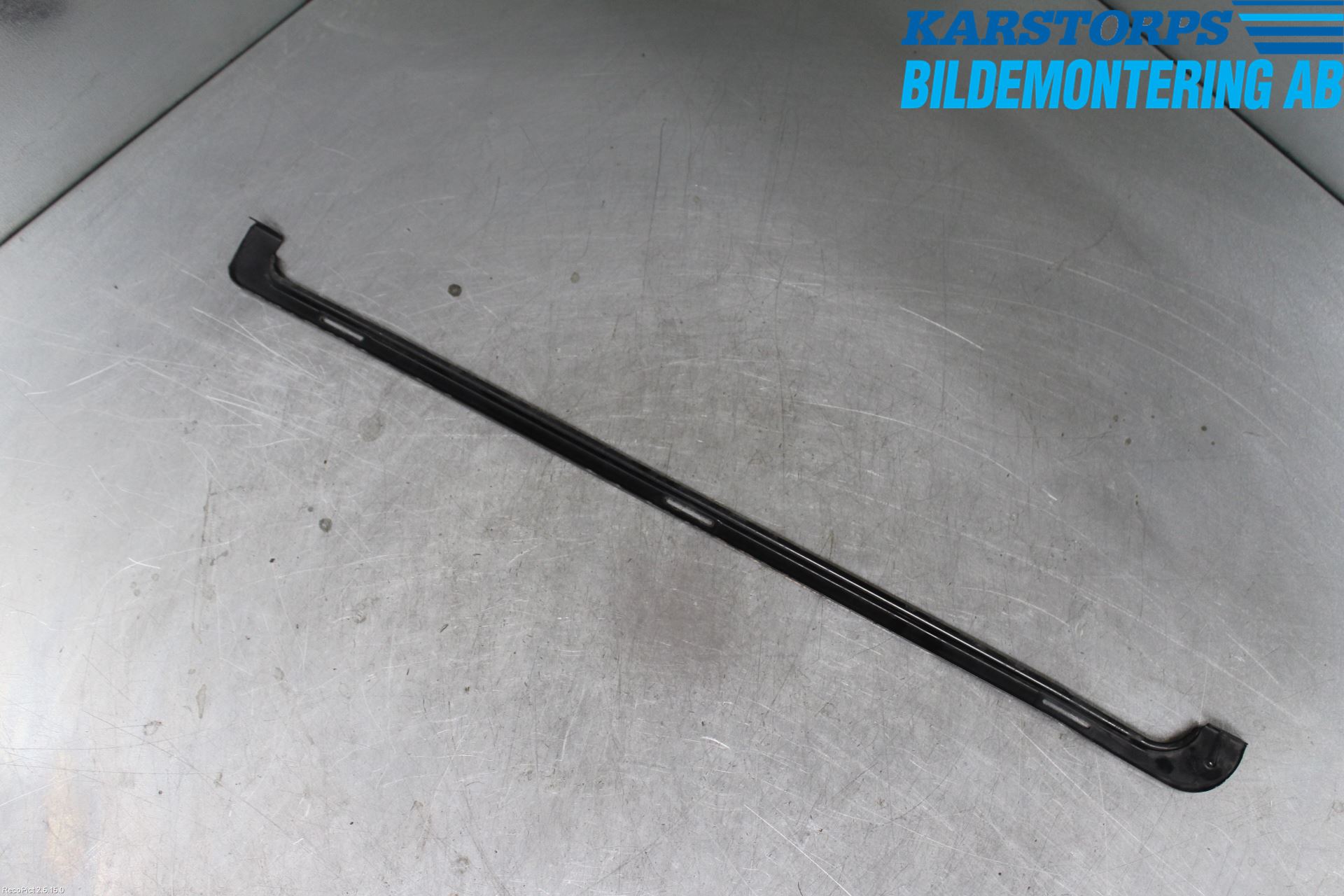 Volvo V50 04-07 Kylarfäste-Ram-Balk