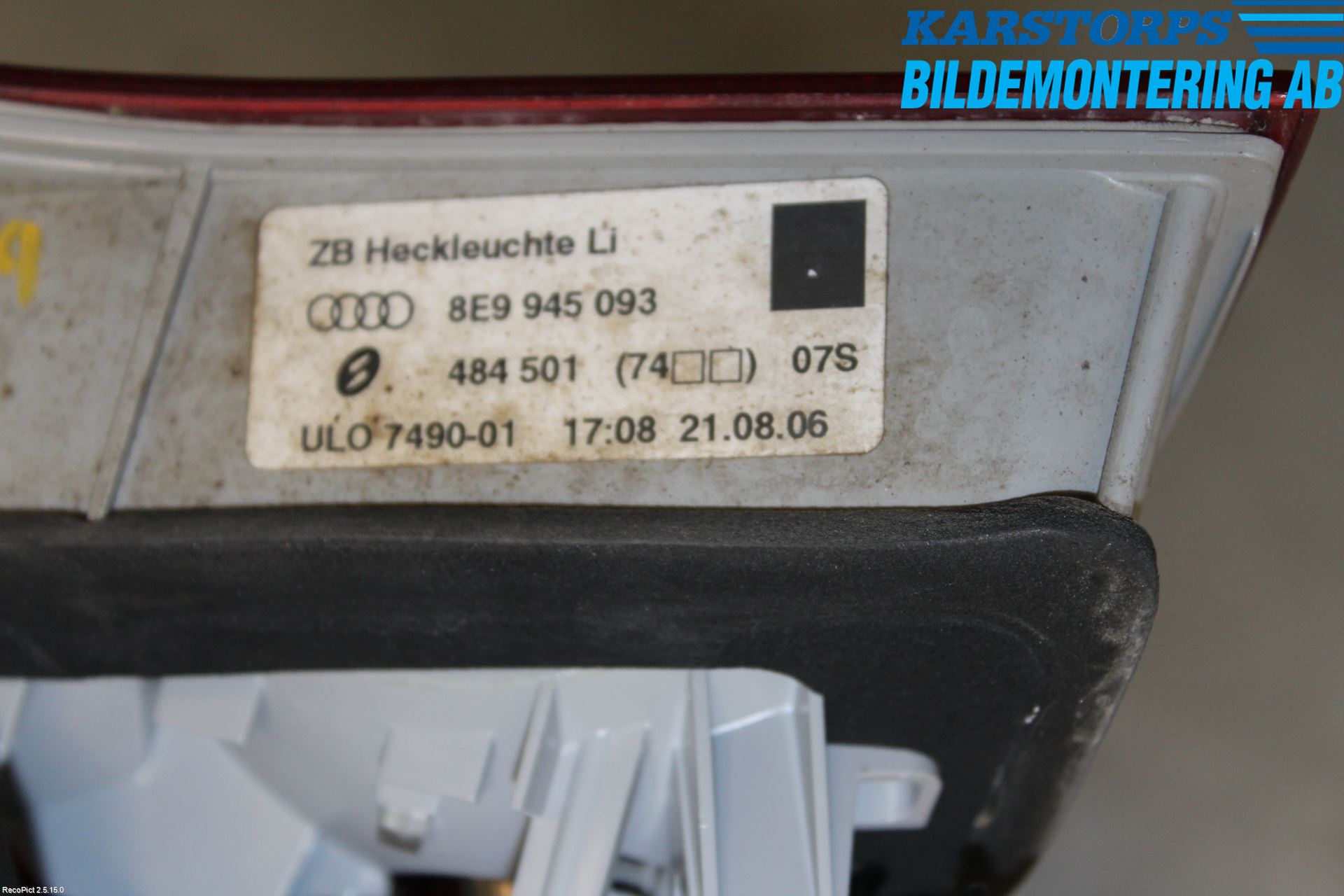 Audi A4/S4 05-07 Bakljus Lucka Vä