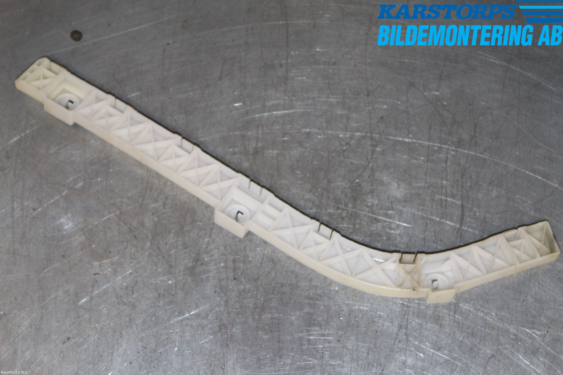 Mitsubishi LANCER 07-14 Stötfångarfäste Bak Hö