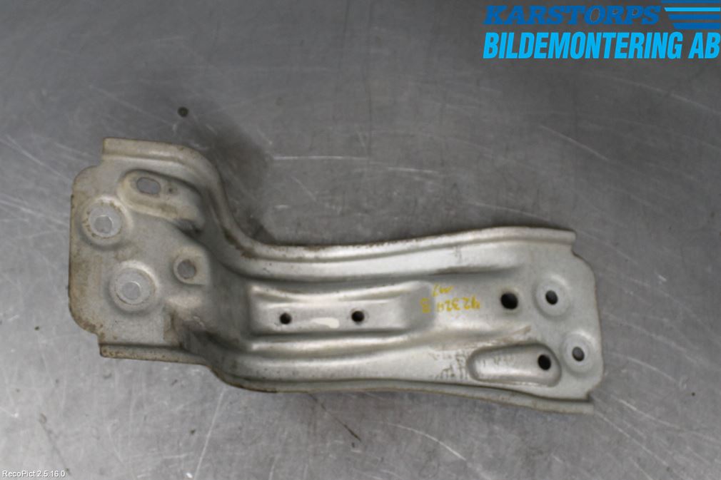 Volvo XC90/RECHARGE 16- Mellanaxel Balk