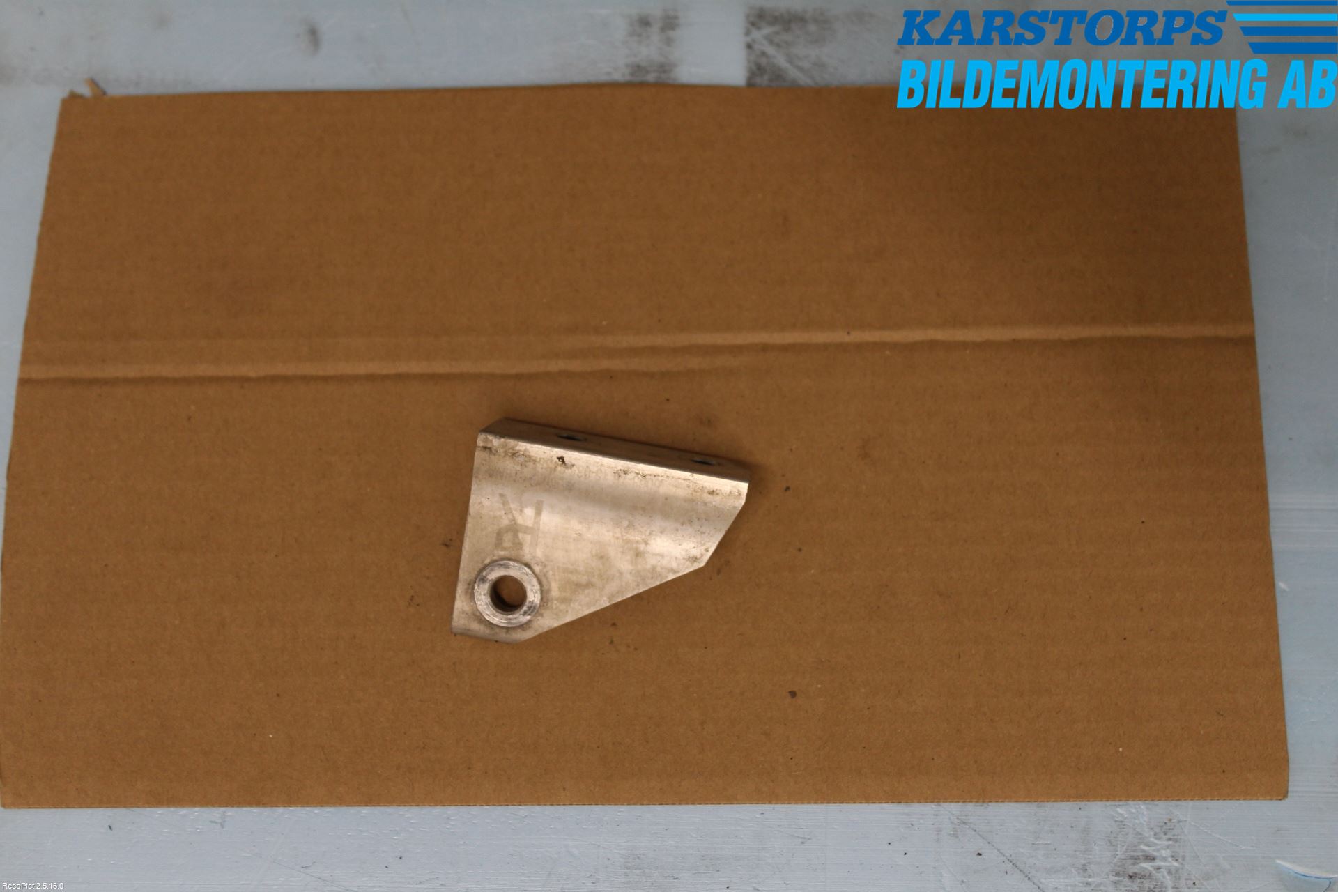 Volvo XC90/RECHARGE 16- Front Huvlåsplåt-Balk