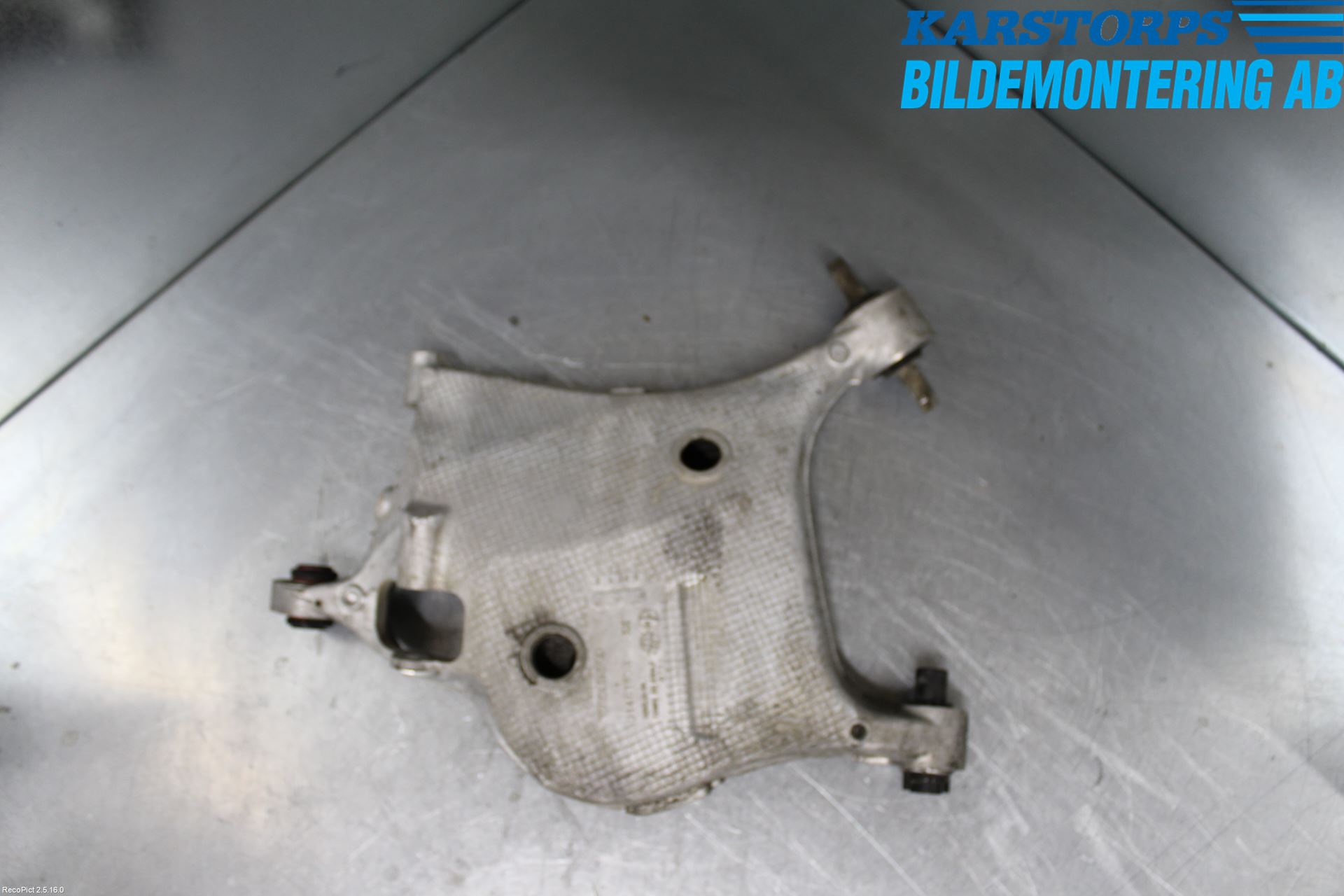 Volvo XC90/RECHARGE 16- Bärarm Bak Höger