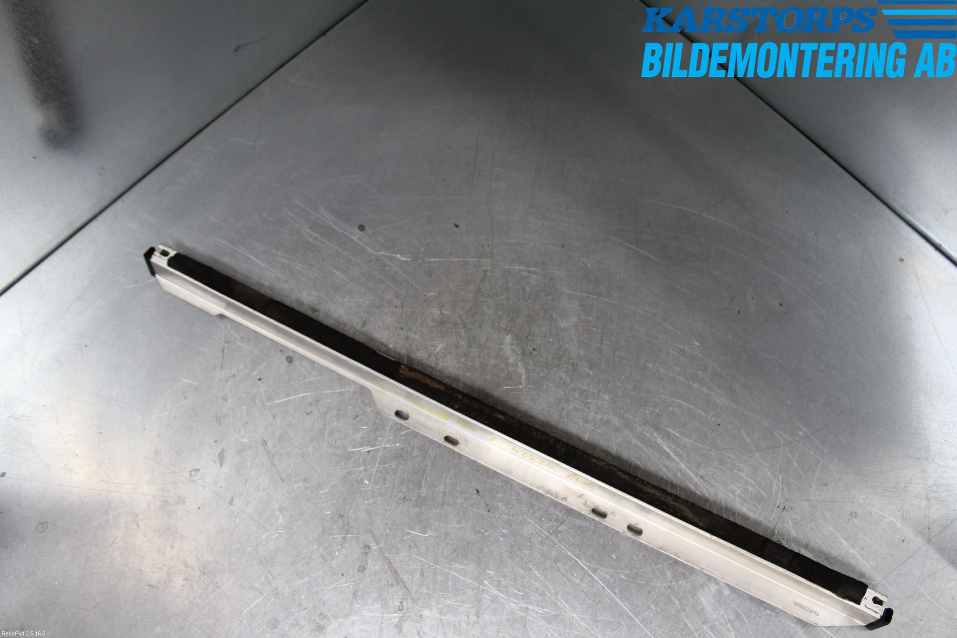 Volvo XC90/RECHARGE 16- Fjäderbensstag