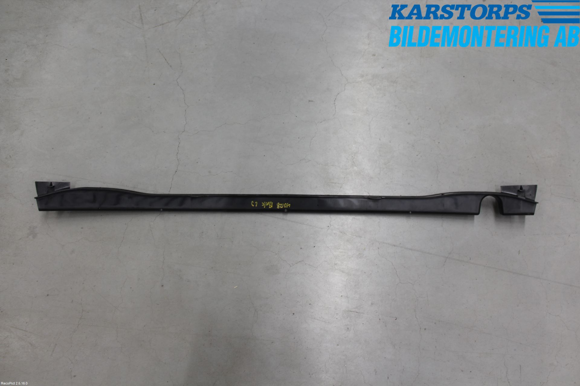 Volvo V70 14-16 Stötfsidostycke Mellanlägg