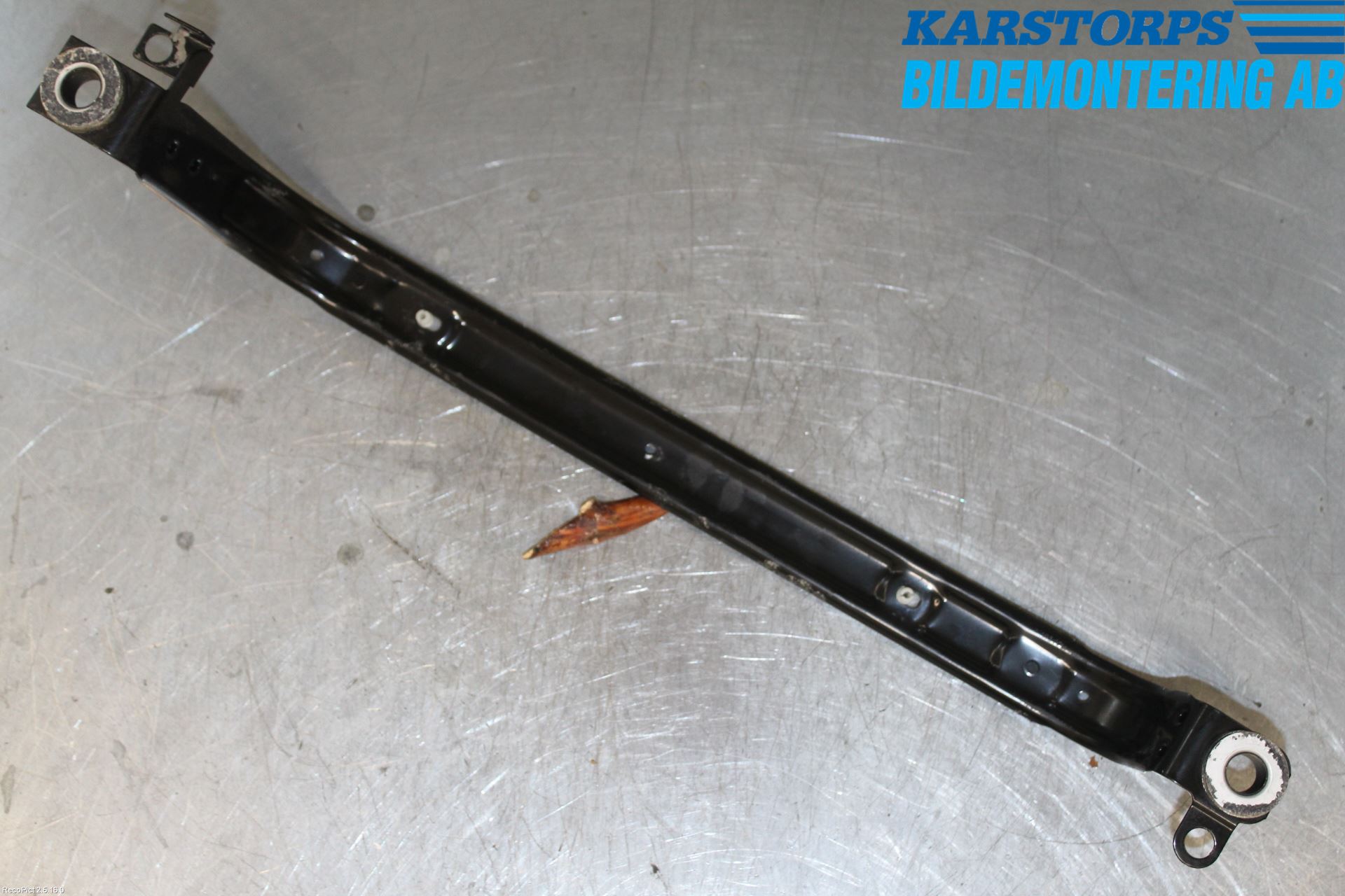 Volvo XC90/RECHARGE 16- Bränsletanksband