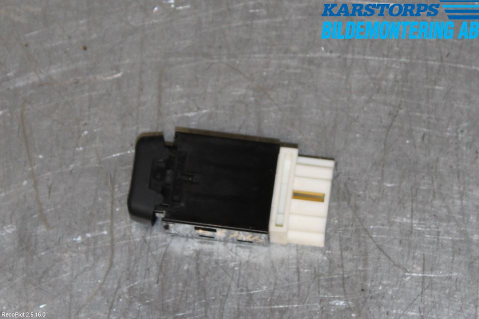 Mitsubishi PAJERO 06-15 Strömställare Elruta