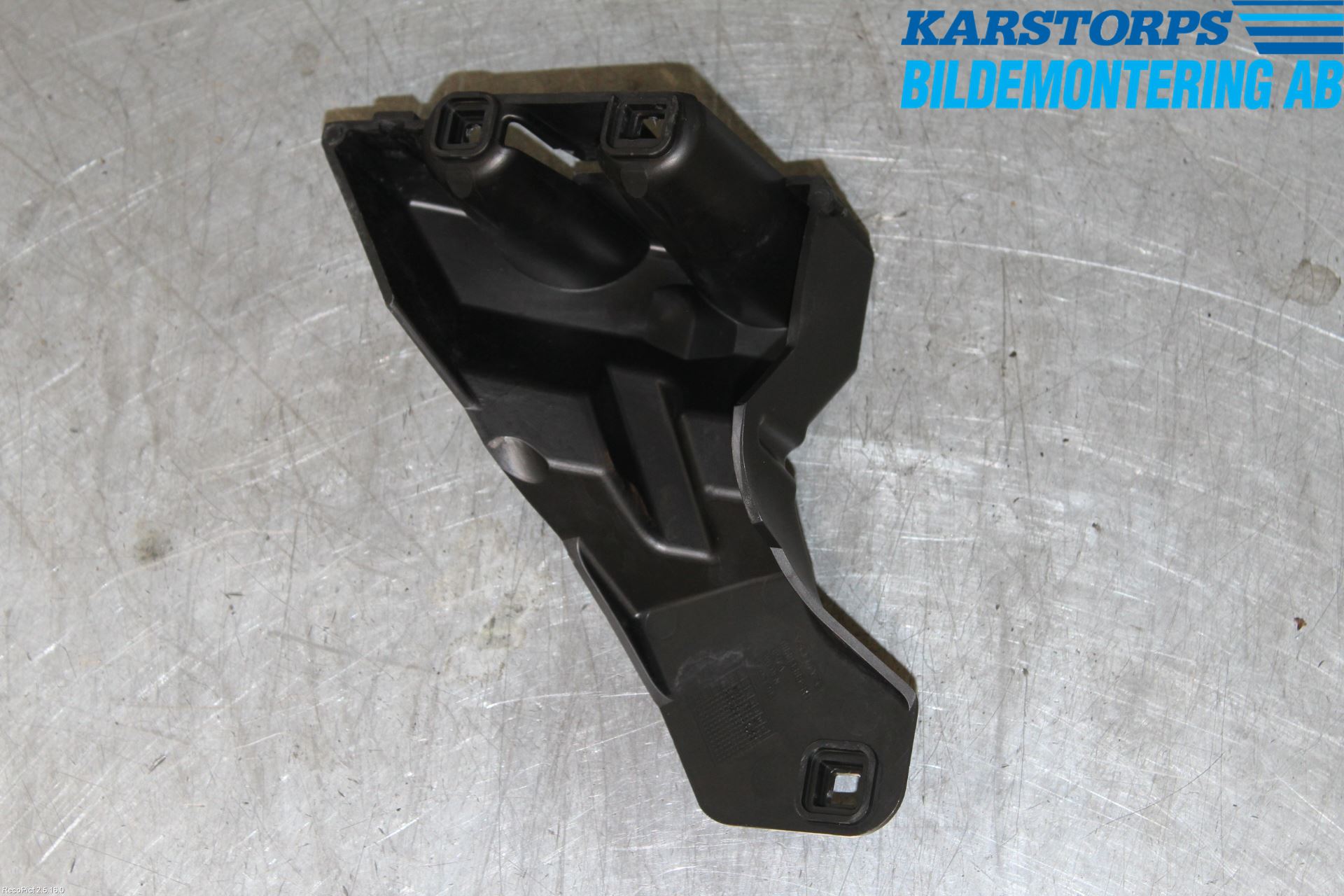 Volvo V70 05-08 Stötfångarfäste Bak Hö