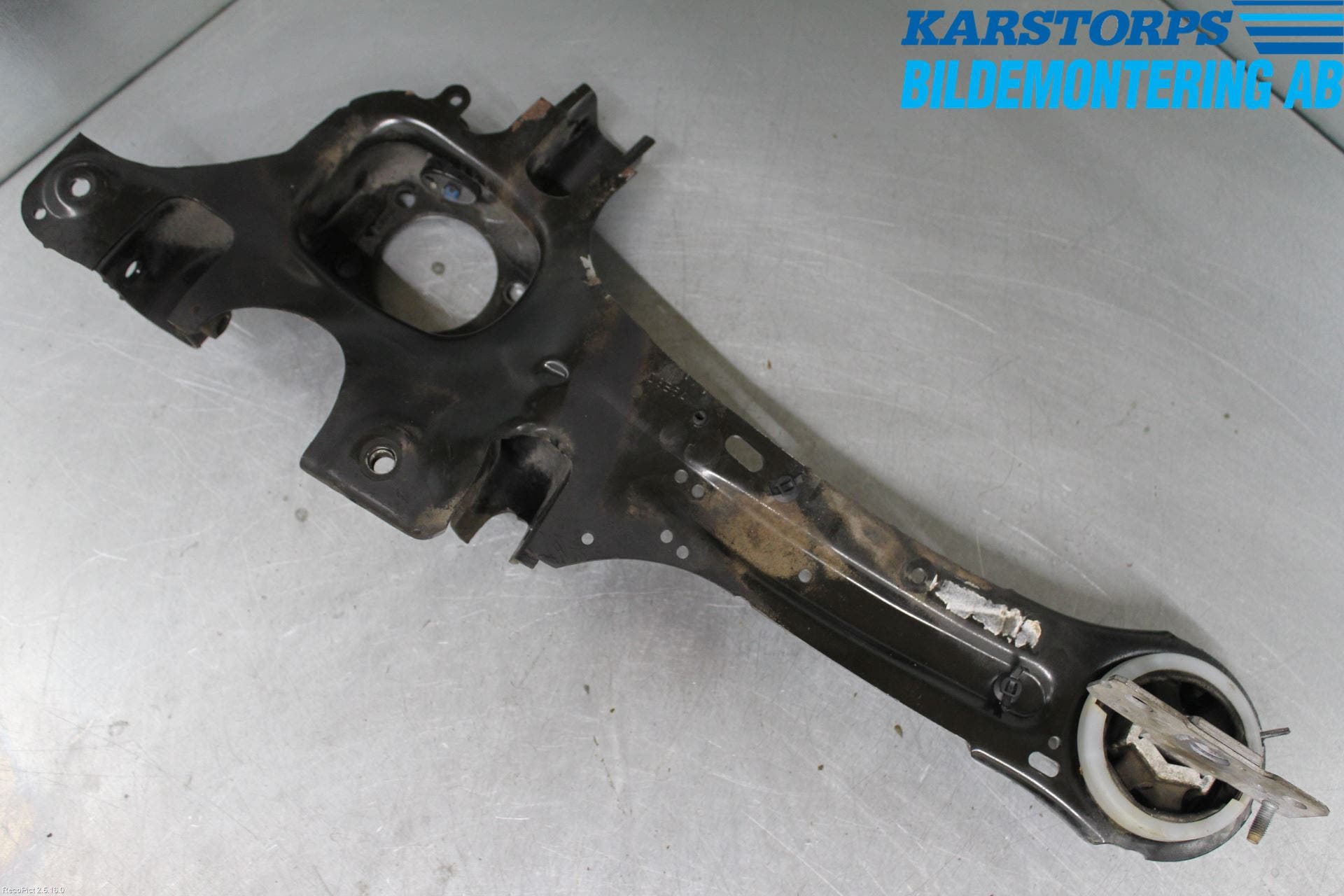 Volvo V60 14-18 Bärarm Bak Vänster