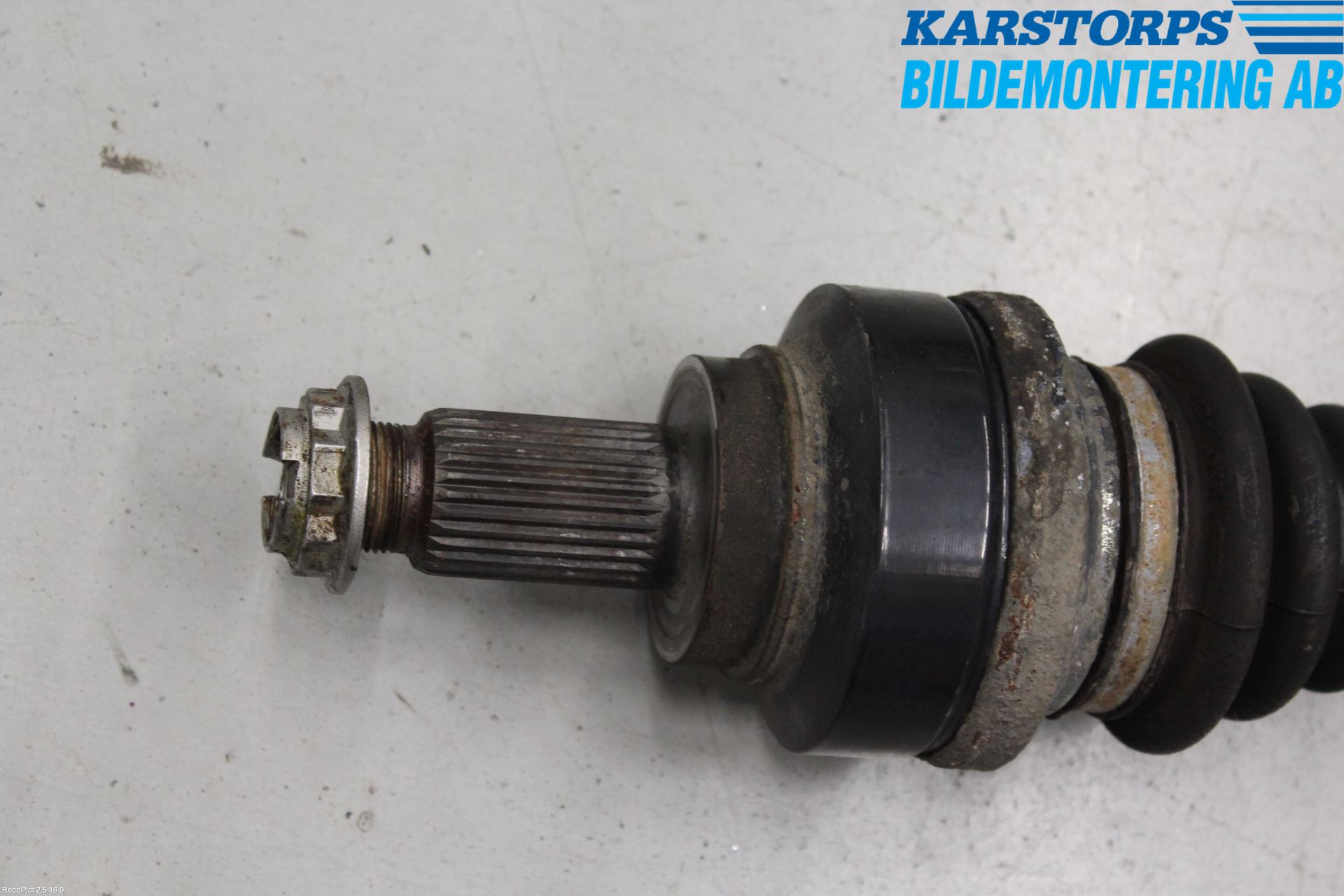 BMW 3 F30/F31/F80 12-19 Drivaxel Bak Höger