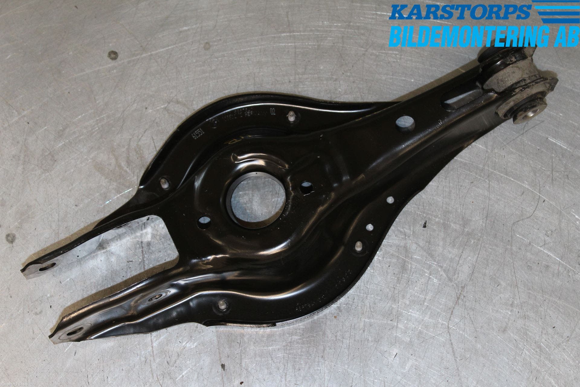 BMW 3 F30/F31/F80 12-19 Bärarm Bak Höger