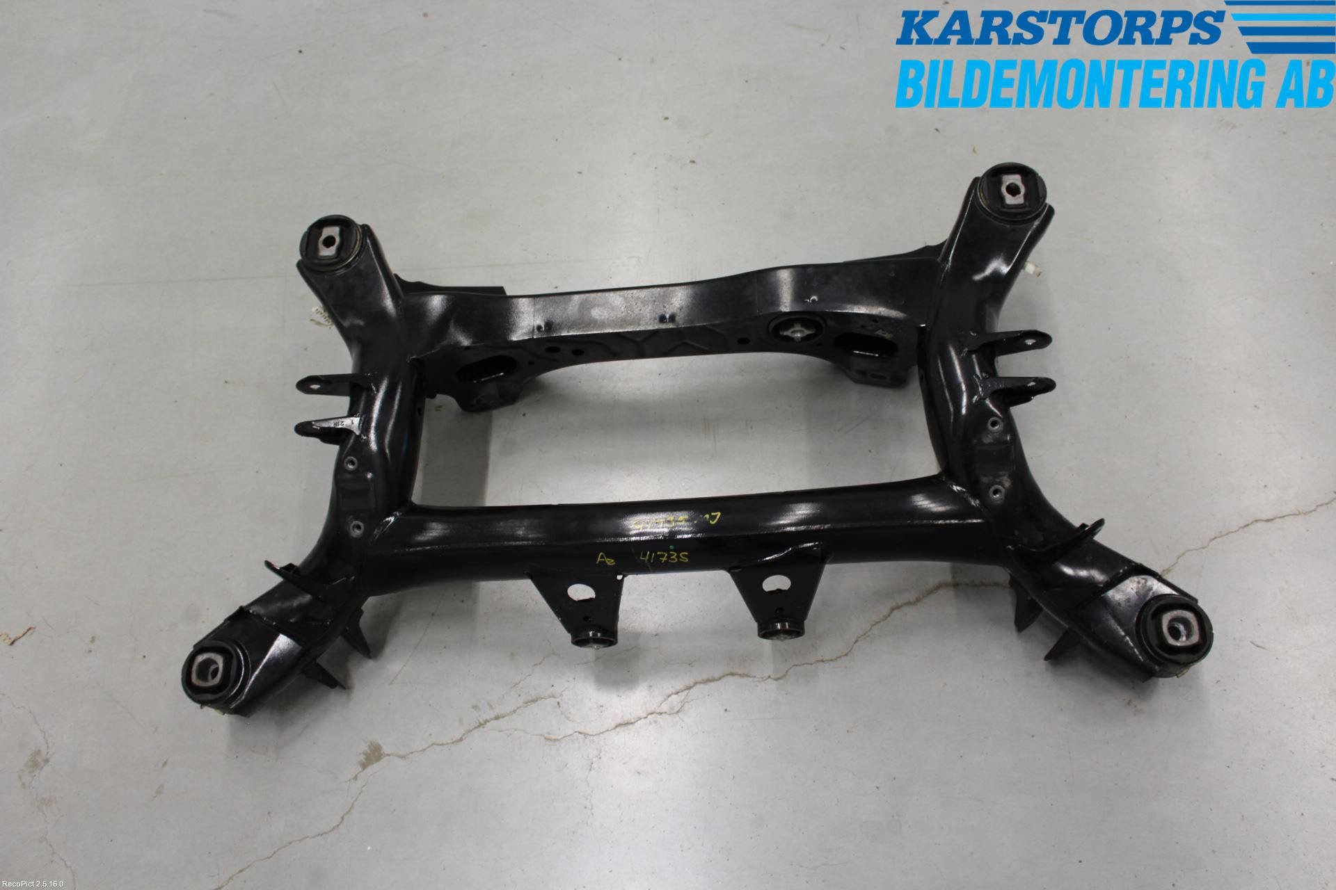 BMW 3 F30/F31/F80 12-19 Bakaxelbalk