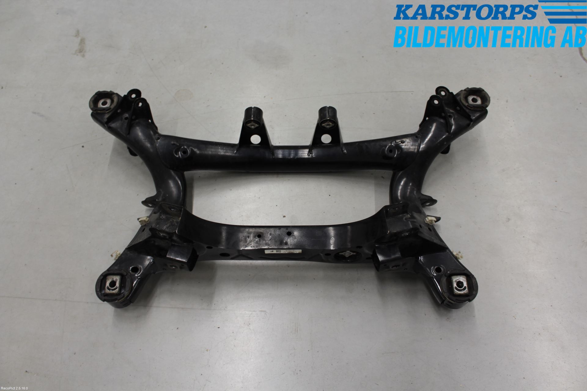 BMW 3 F30/F31/F80 12-19 Bakaxelbalk