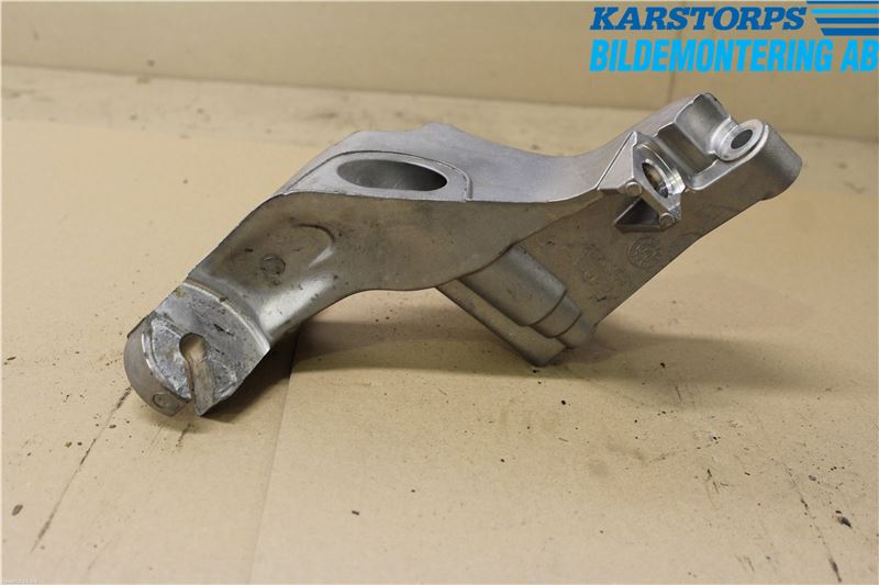 Saab 9-5 -05 Motorfäste