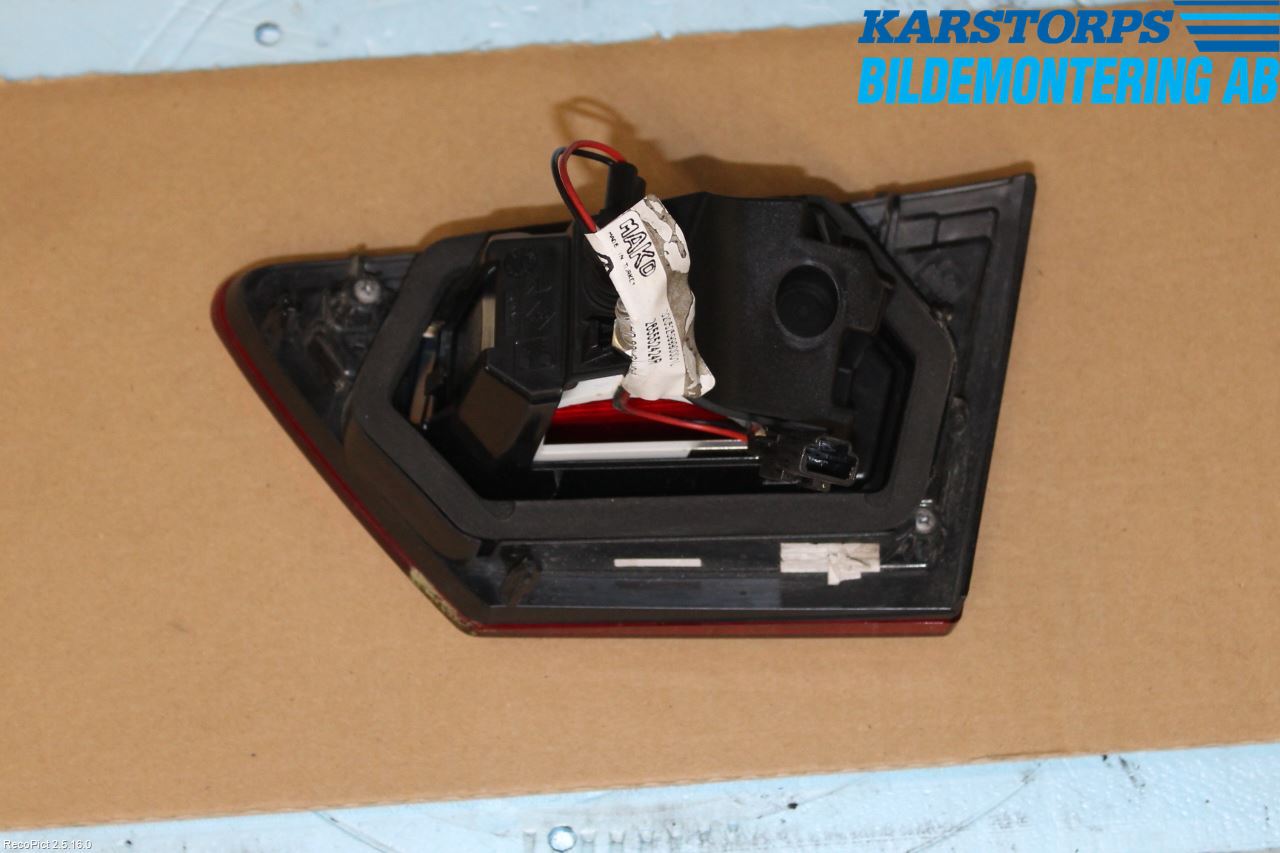 Renault CLIO IV 12-16 Bakljus Lucka Vä