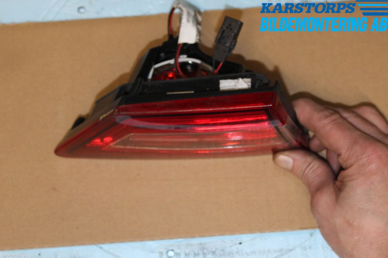 Renault CLIO IV 12-16 Bakljus Lucka Vä