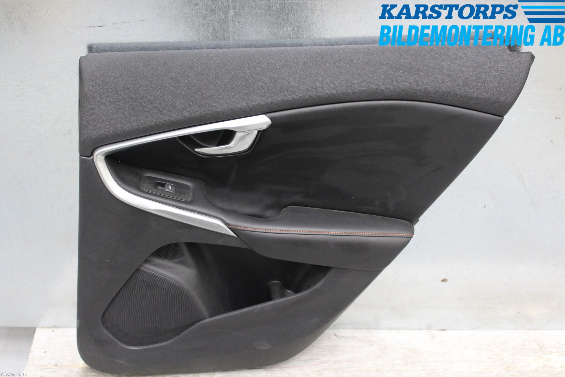 Volvo V40 12-19 Dörrklädsel Hö