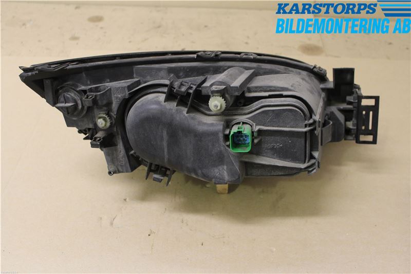 Ford MONDEO     01-06 Strålkastare Vänster