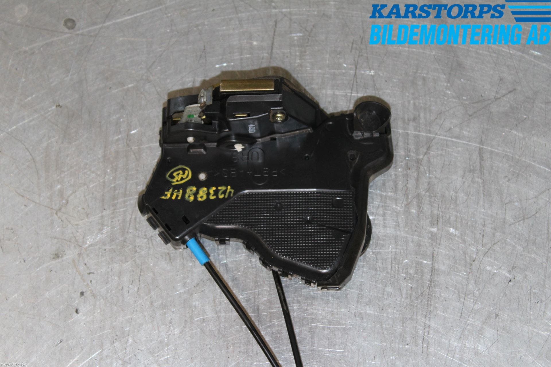 Toyota AVENSIS 03-06 Låskista-Dörrlås