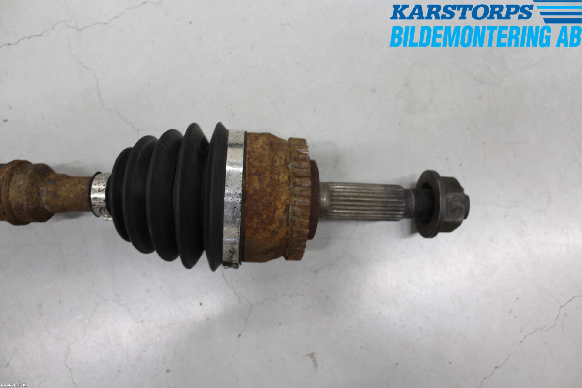 Volvo S40/V40    96-04 Drivaxel Fram Höger