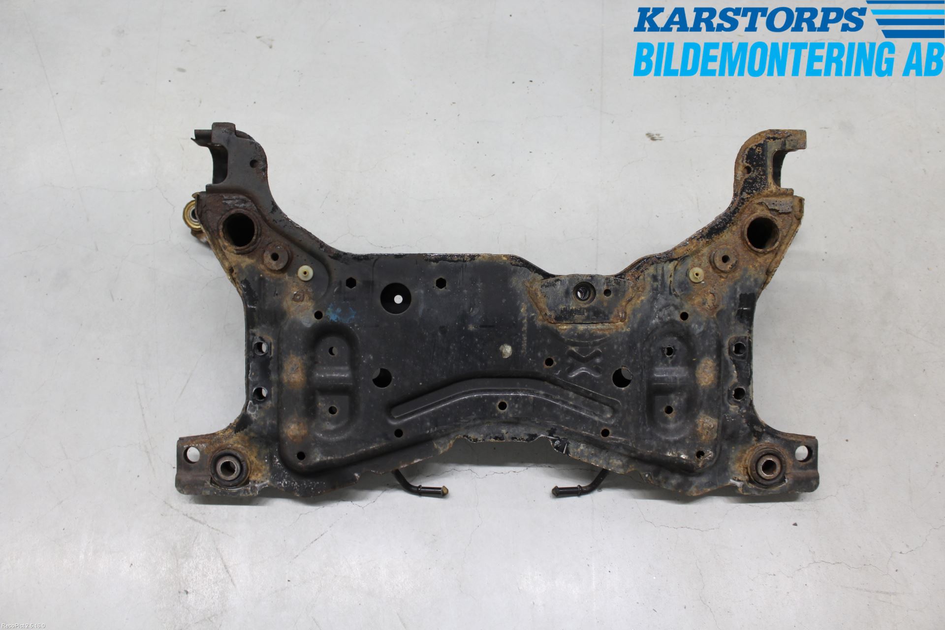 Ford FOCUS     04-07 Framvagnsbalk