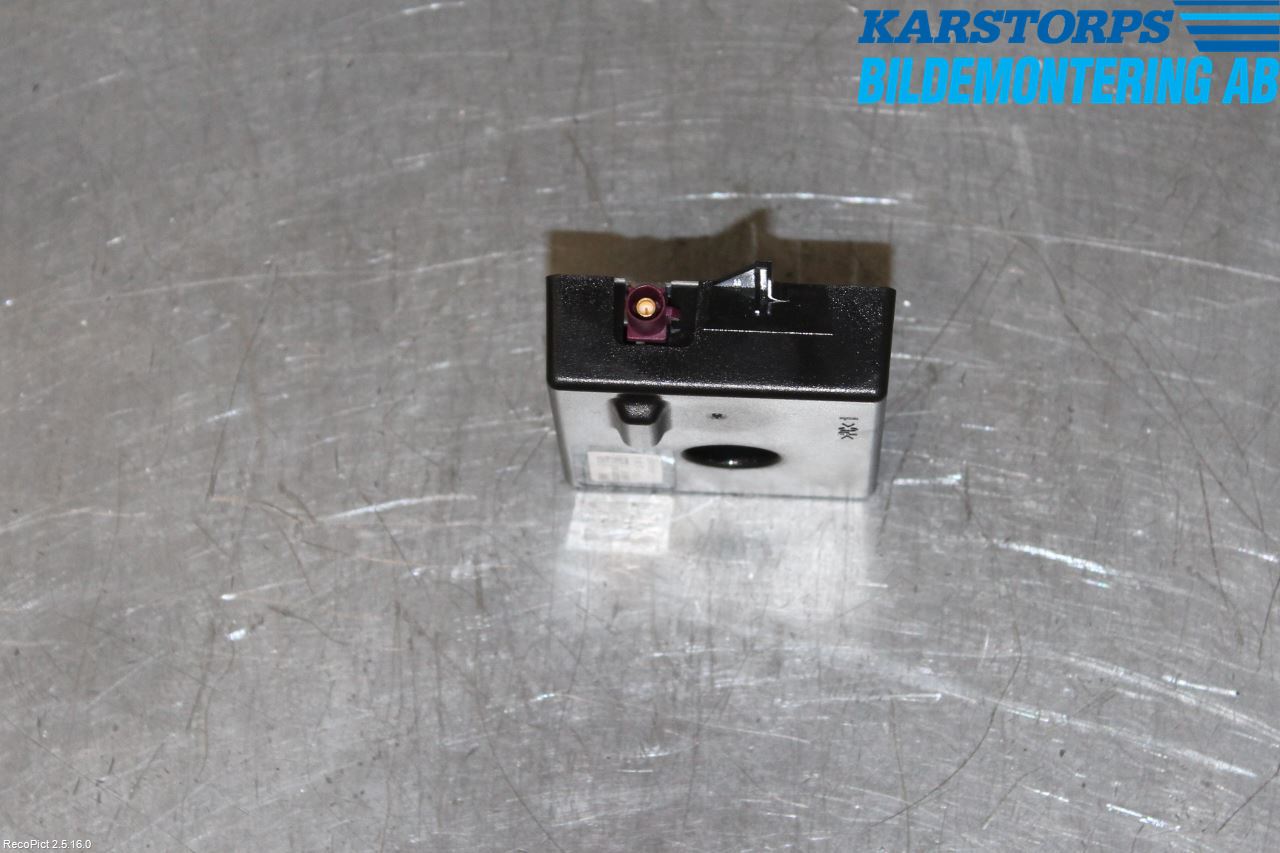 BMW 5 F10/F11/F18 09-17 Antennförstärkare