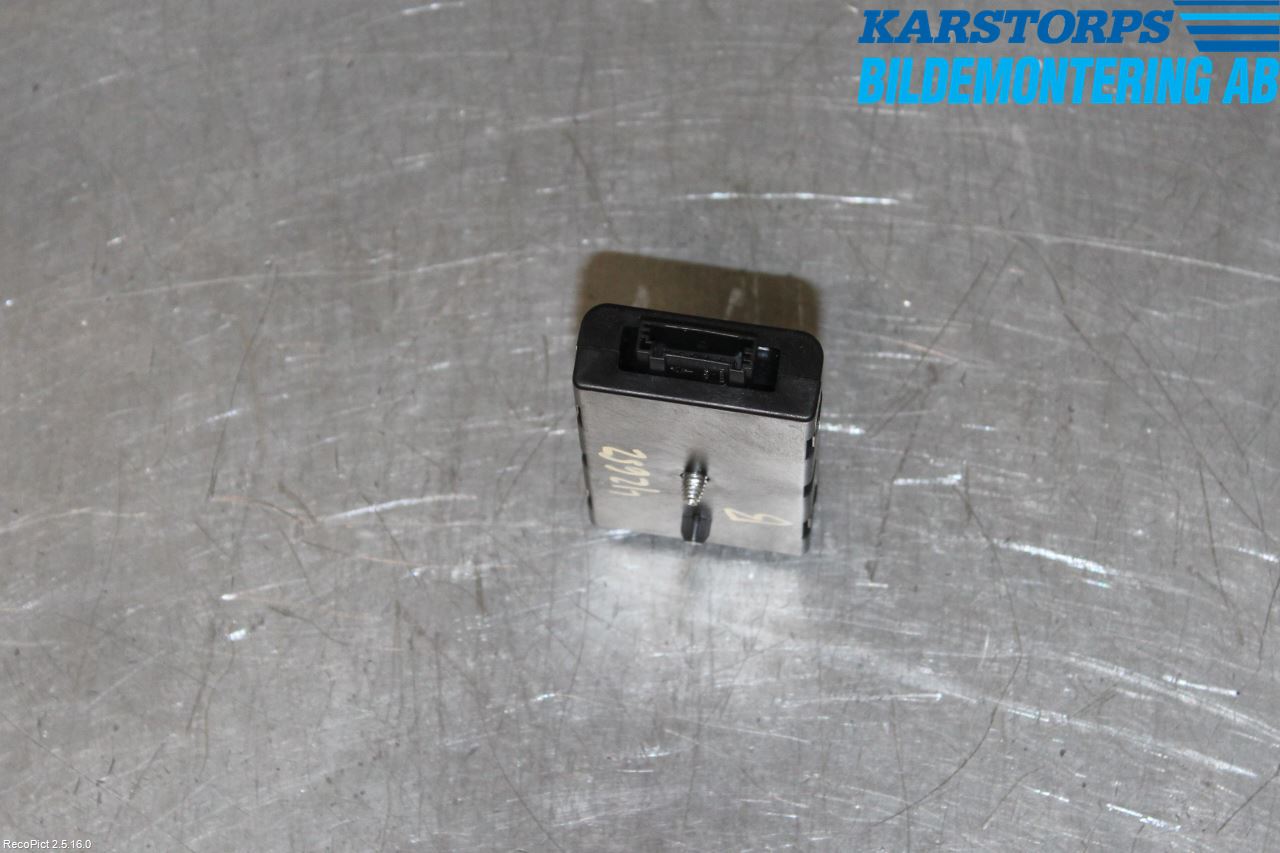 BMW 5 F10/F11/F18 09-17 Antennförstärkare