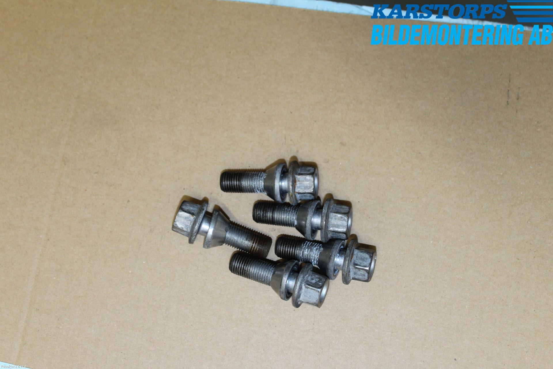 Volvo V60 14-18 Hjulmutter-Bult-Sats