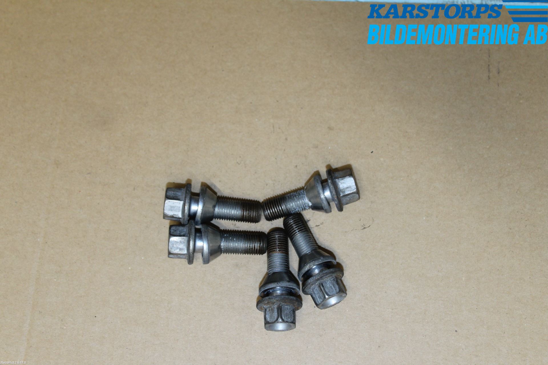 Volvo V60 14-18 Hjulmutter-Bult-Sats