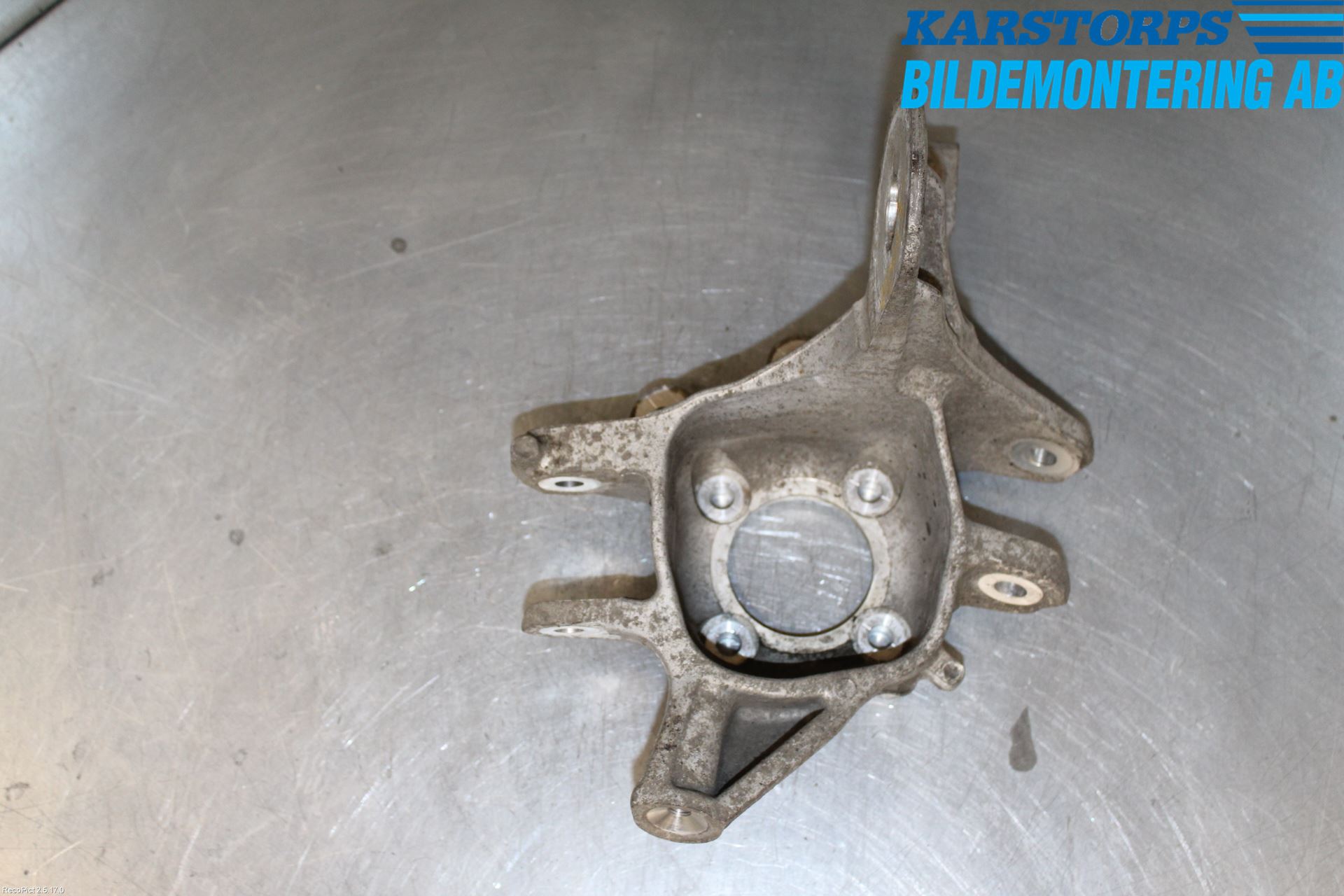 BMW 5 F10/F11/F18 09-17 Hjullagerhus-Spindel Hö B