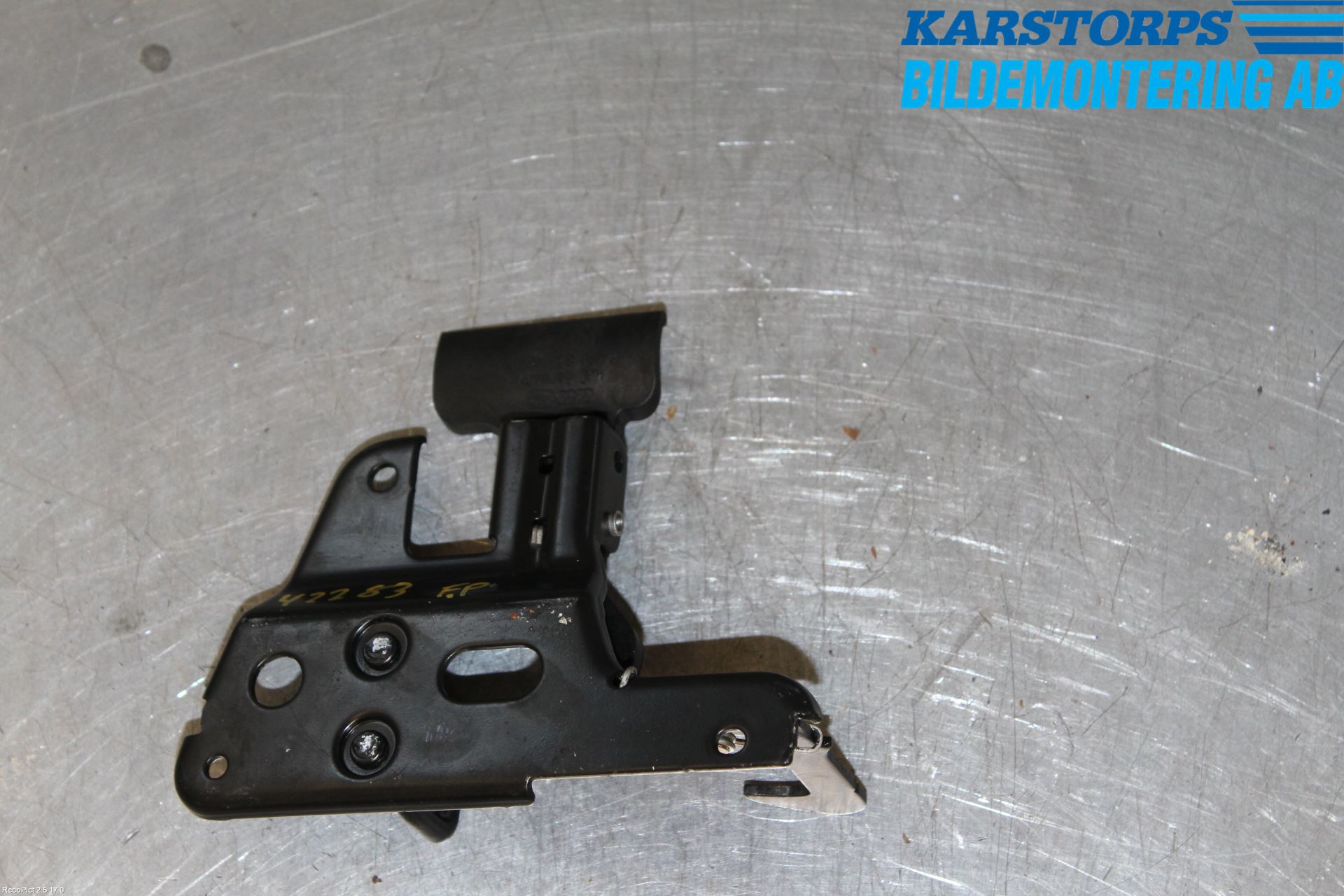 Audi A6/S6     05-11 Huv Spärr