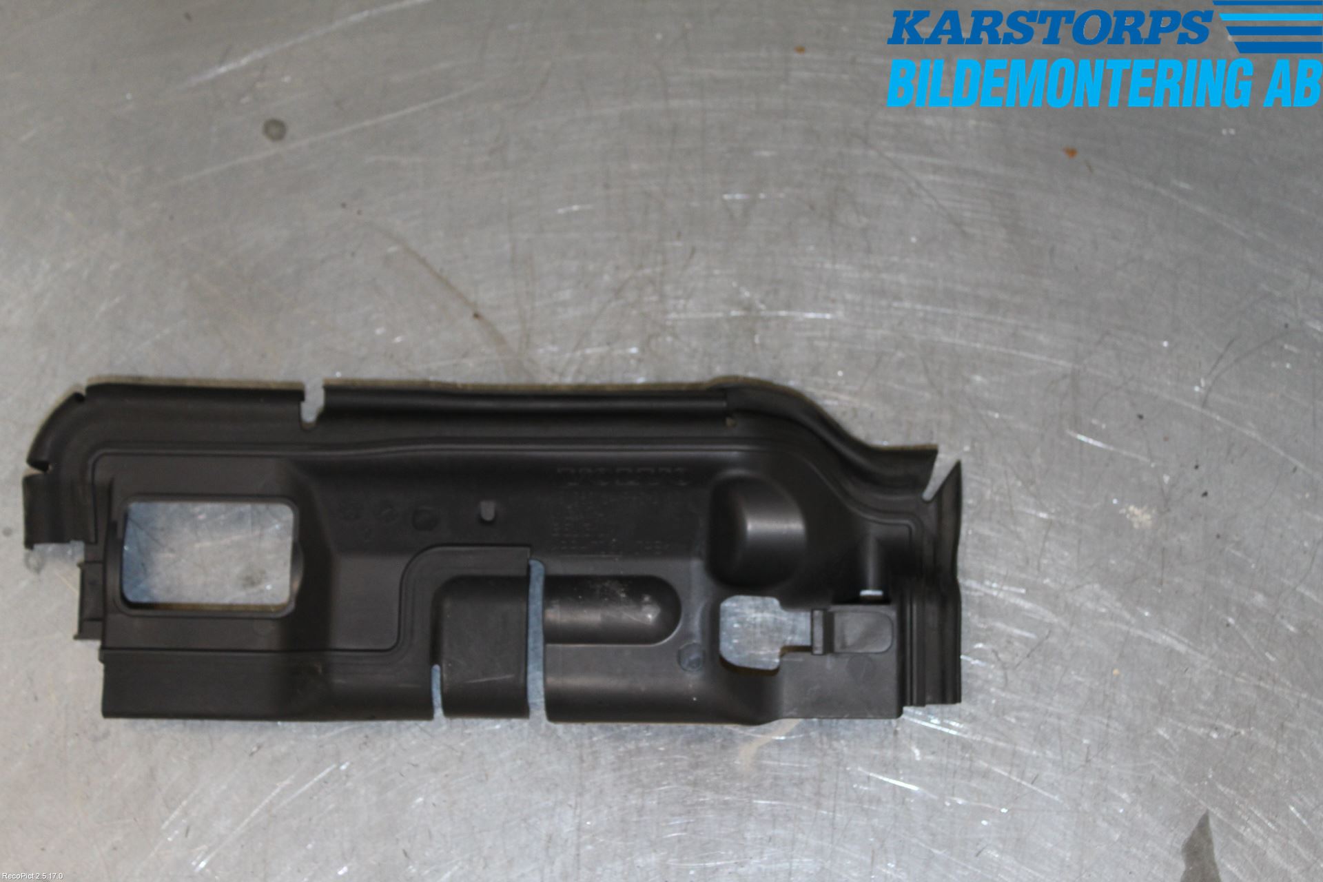 Volvo V60 14-18 Deflektor Plåt-Plast Kylning