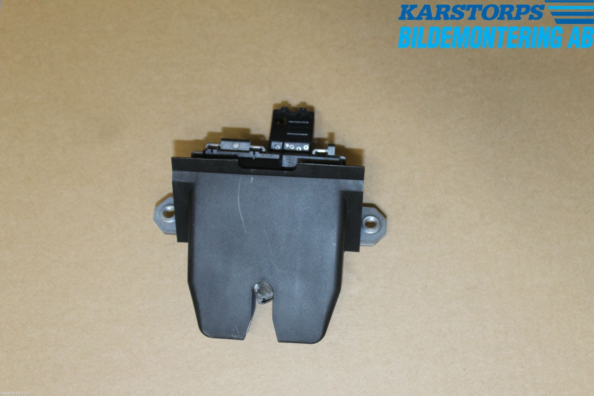 Volvo V40 12-19 Låskista Baklucka