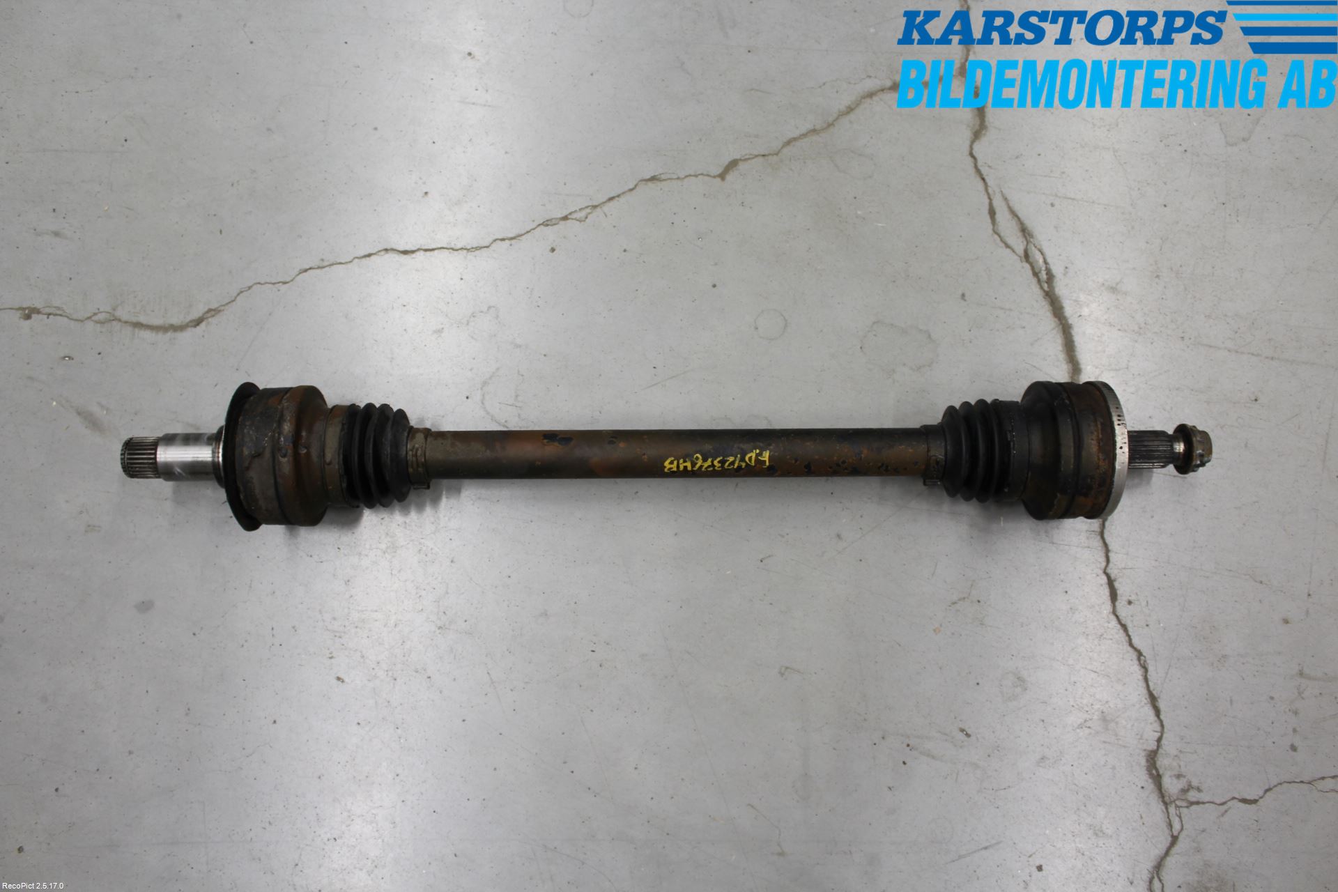 Mercedes-Benz MB C (203) 00-07 Drivaxel Bak Vänster