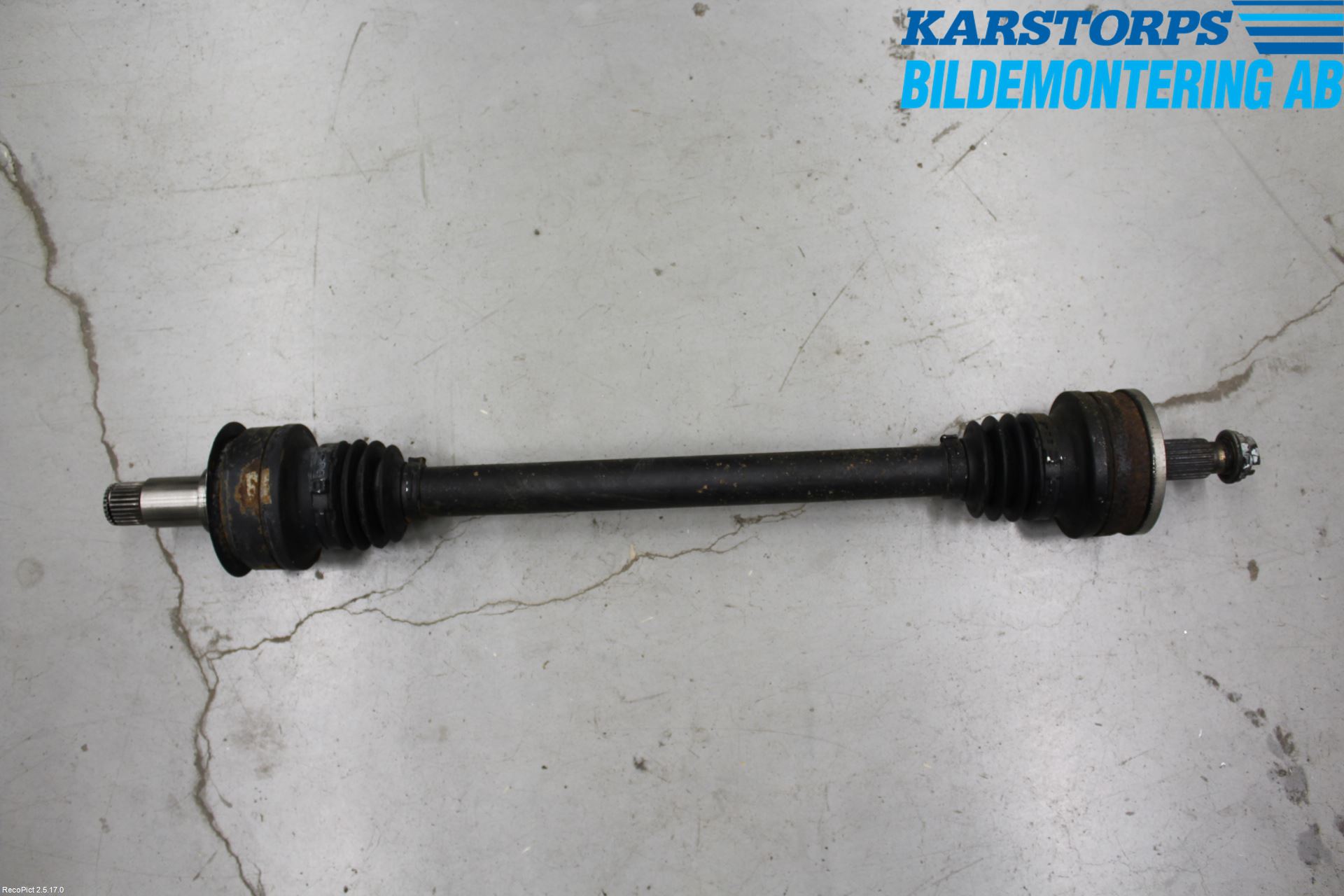 Mercedes-Benz MB C (203) 00-07 Drivaxel Bak Höger